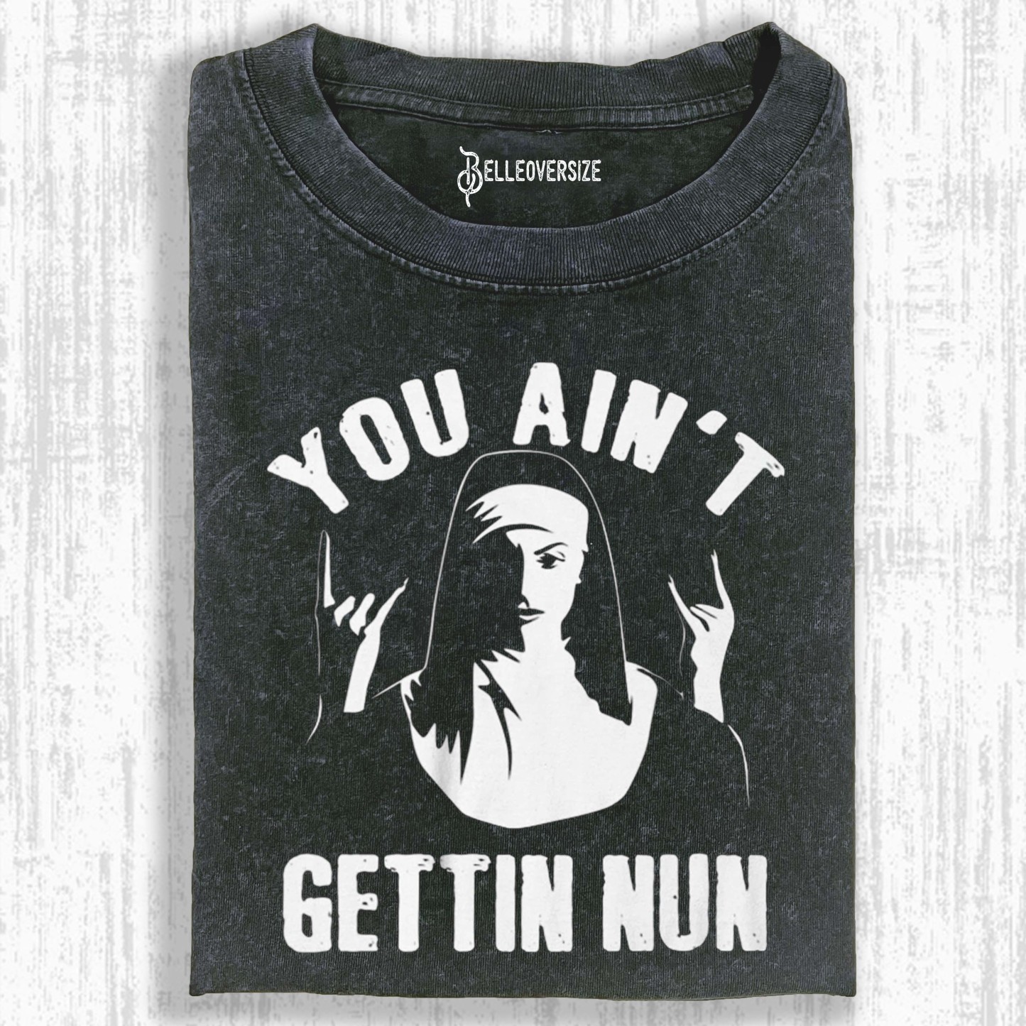 NUNS T-SHIRT