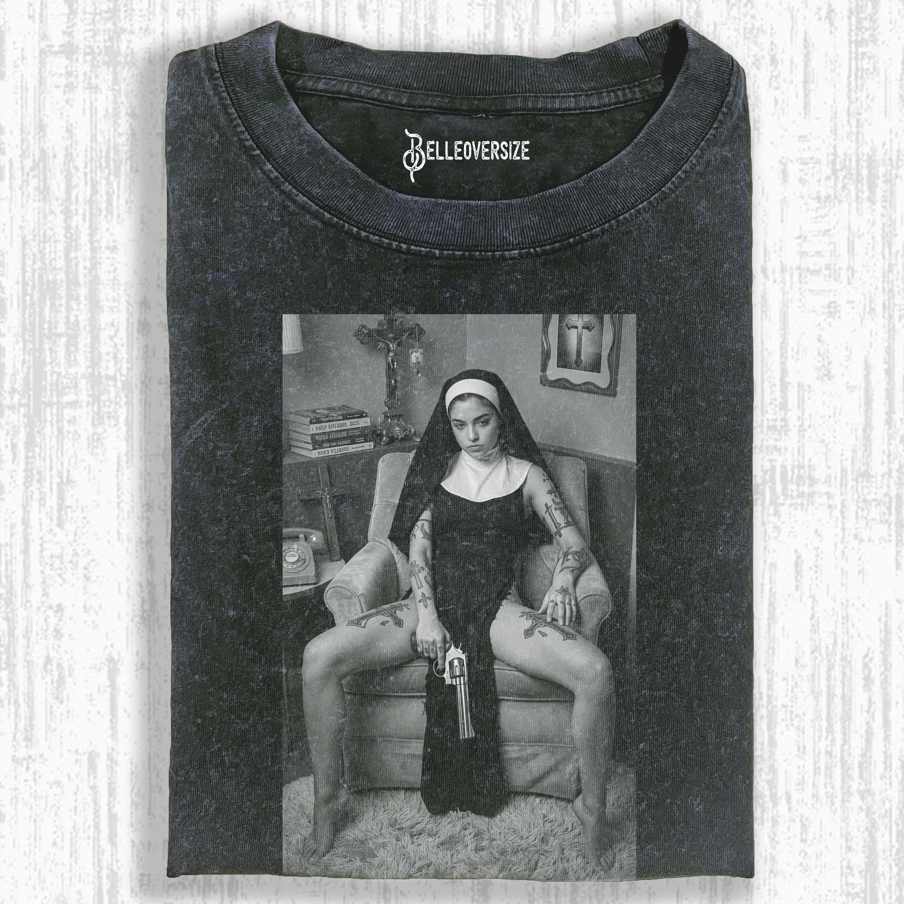 NUNS T-SHIRT