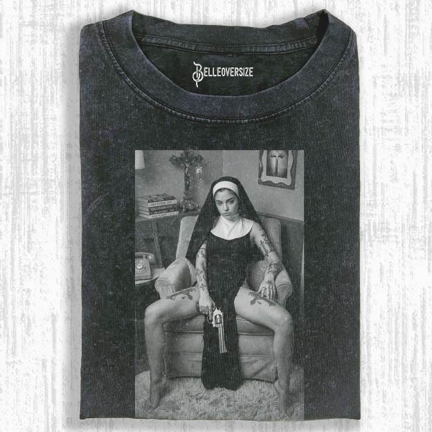 NUNS T-SHIRT