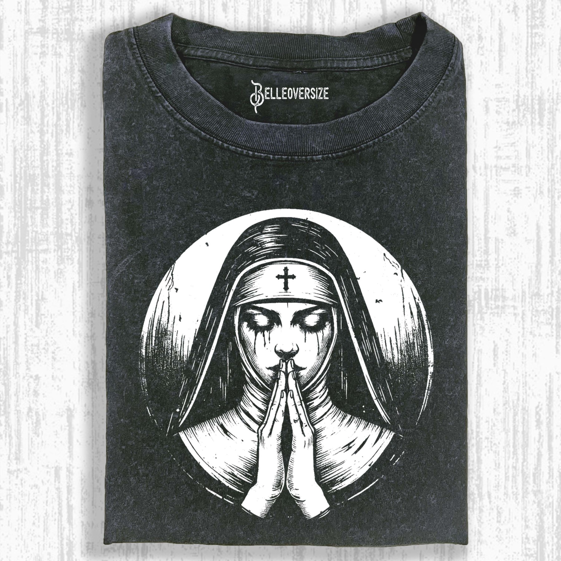 NUNS T-SHIRT