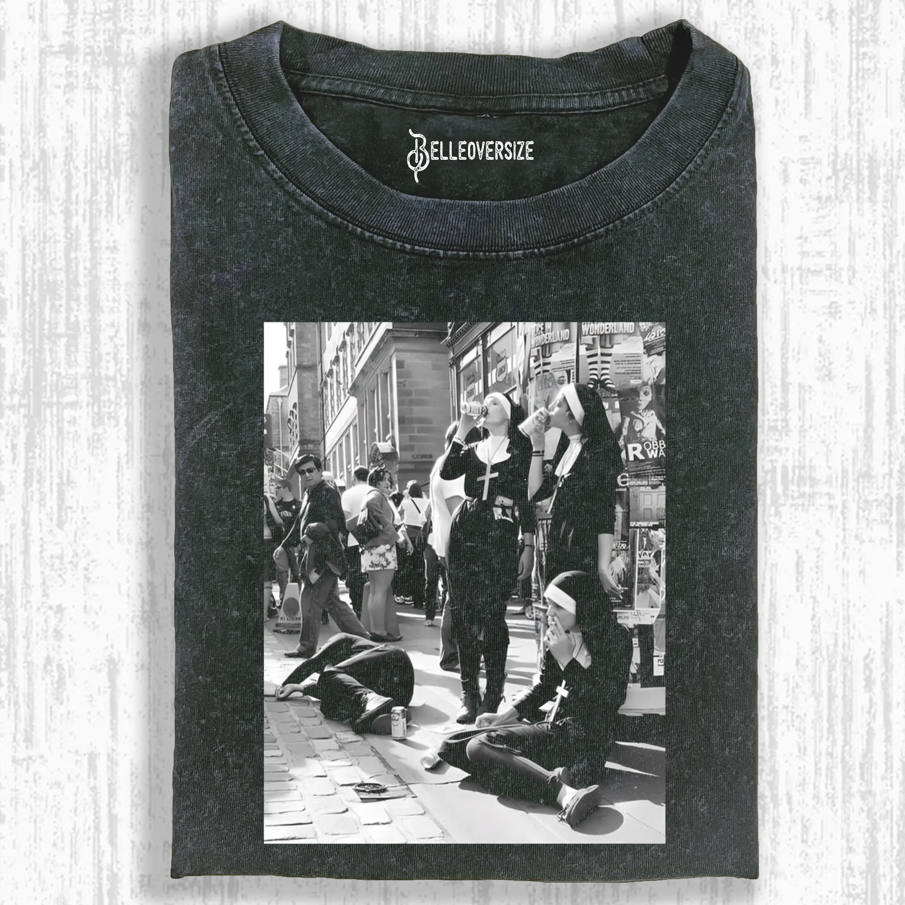 NUNS T-SHIRT