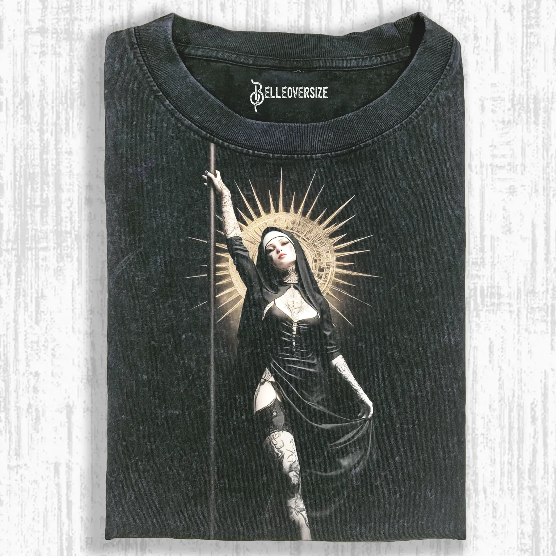 NUNS T-SHIRT
