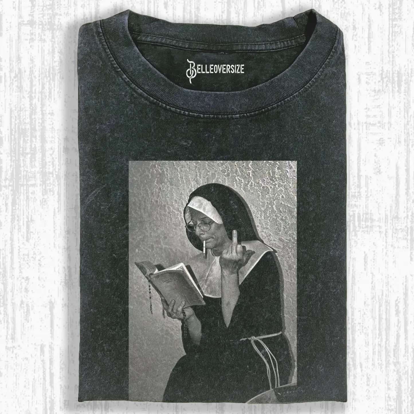 NUNS T-SHIRT