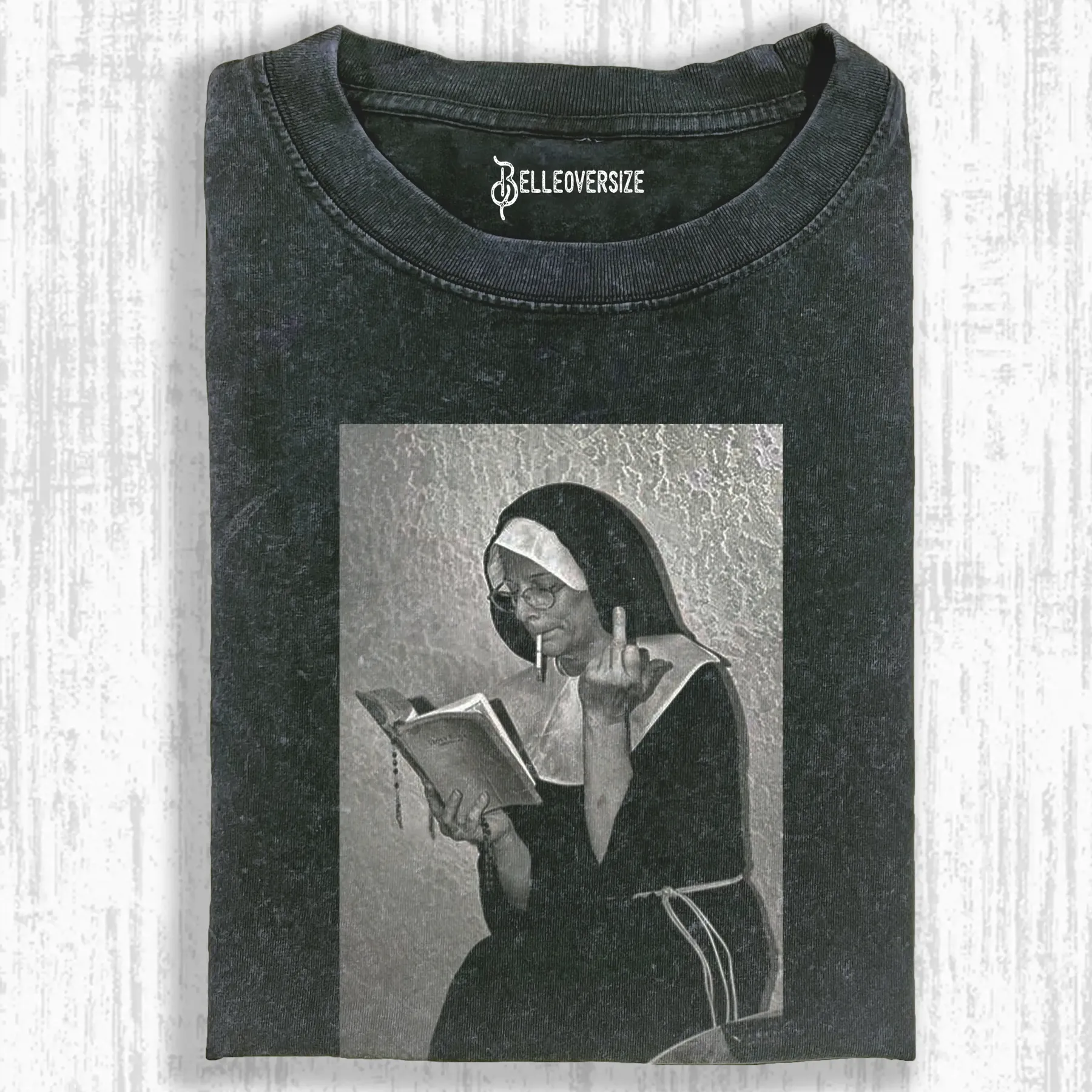 NUNS T-SHIRT