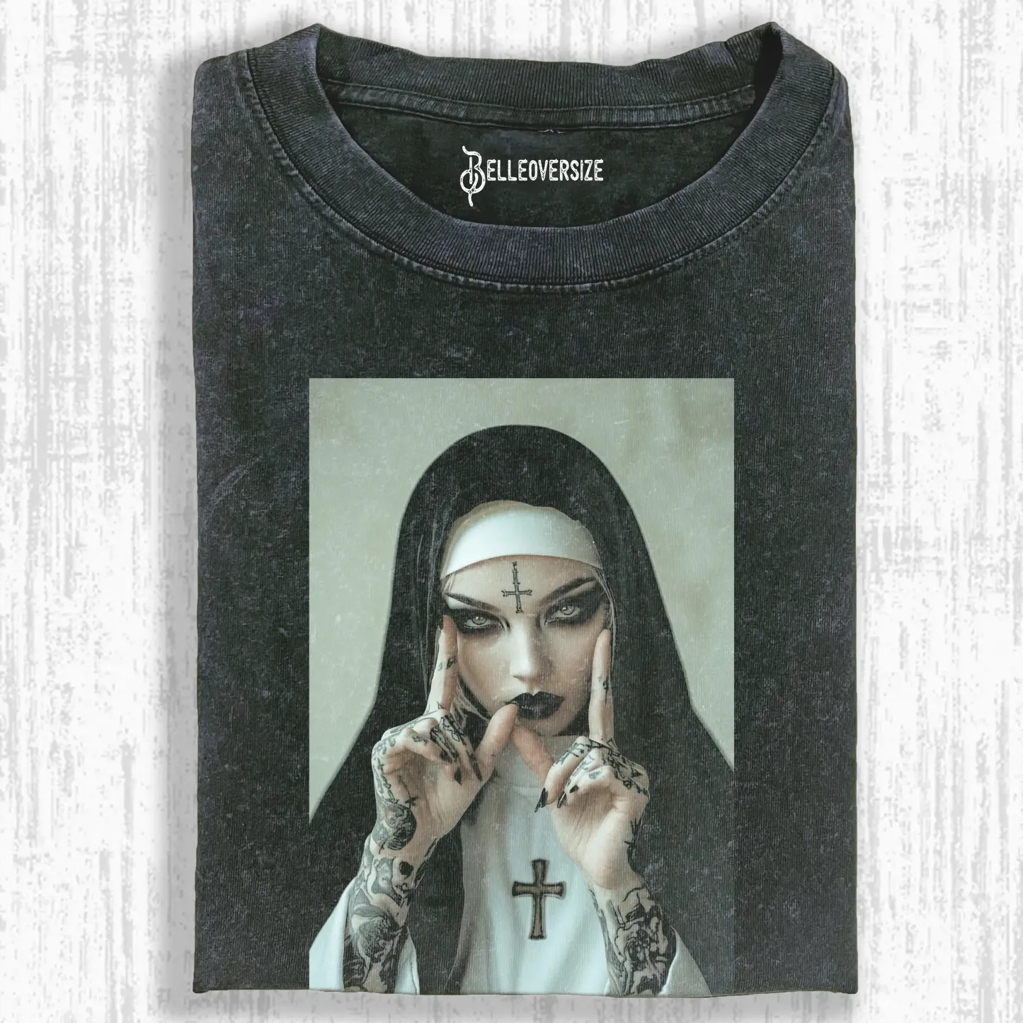 NUNS T-SHIRT