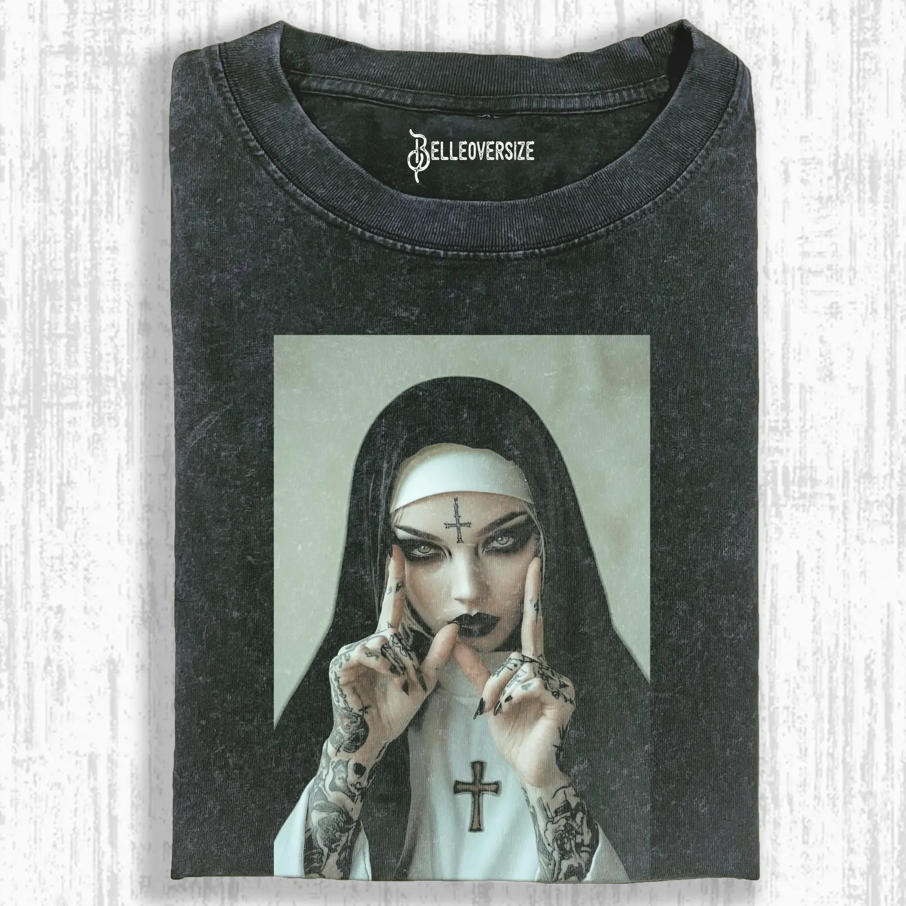 NUNS T-SHIRT