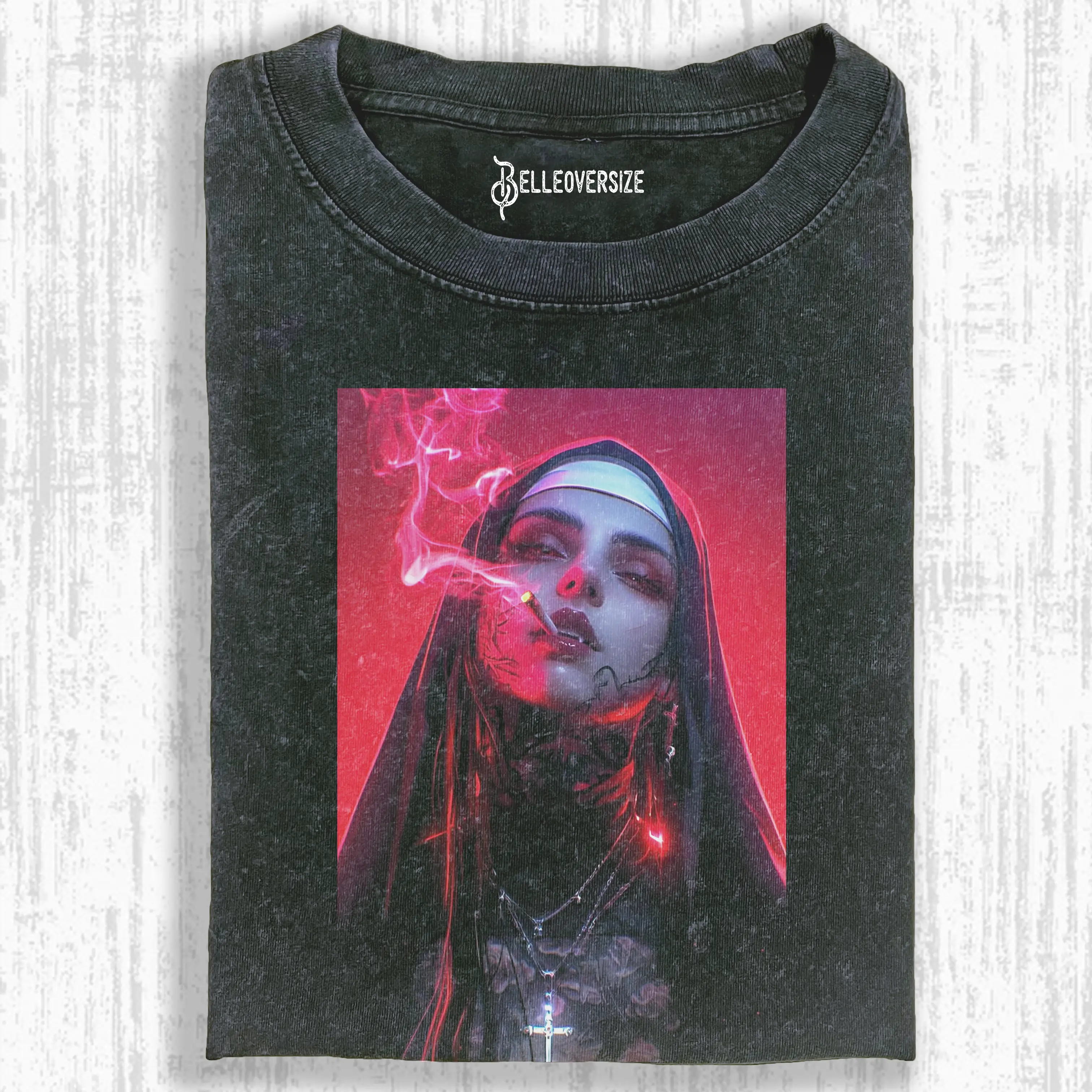 NUNS T-SHIRT