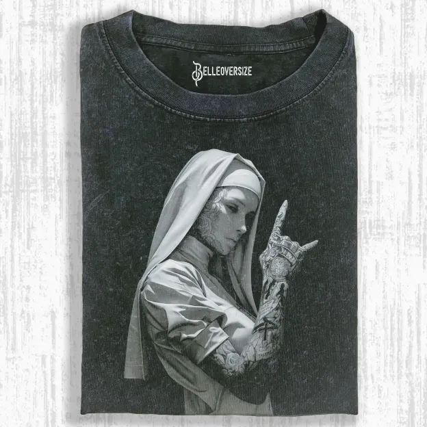 NUNS T-SHIRT