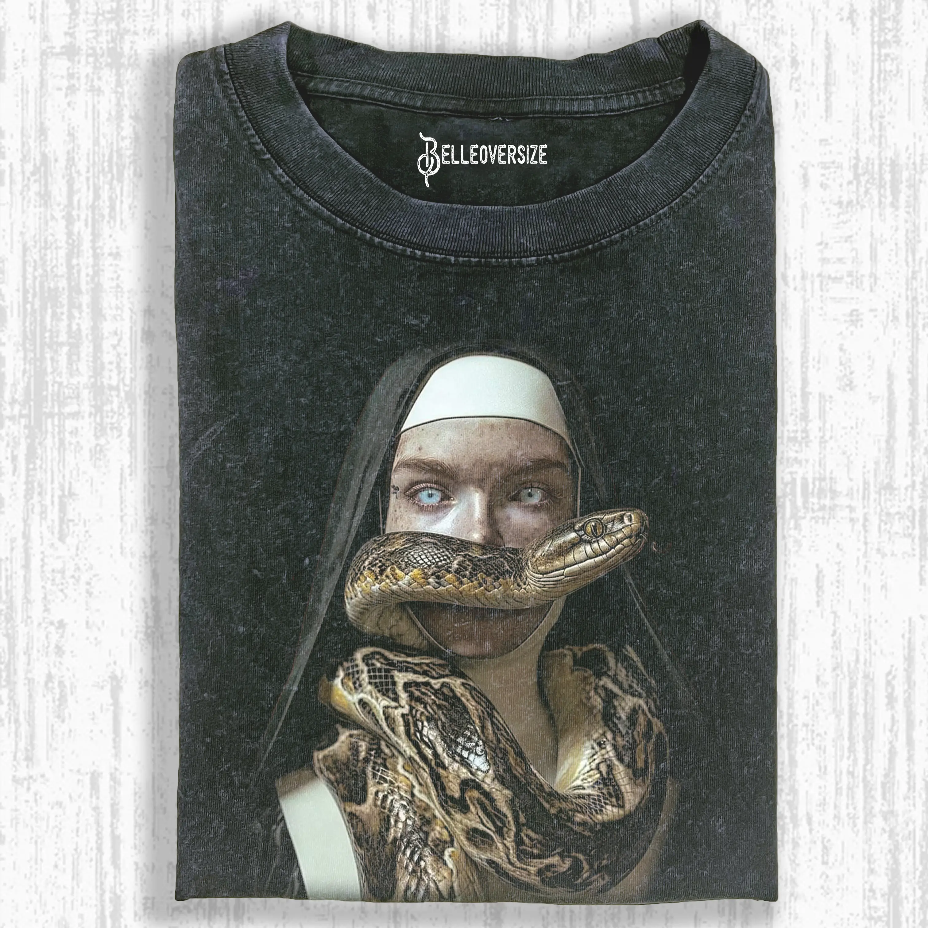NUNS T-SHIRT