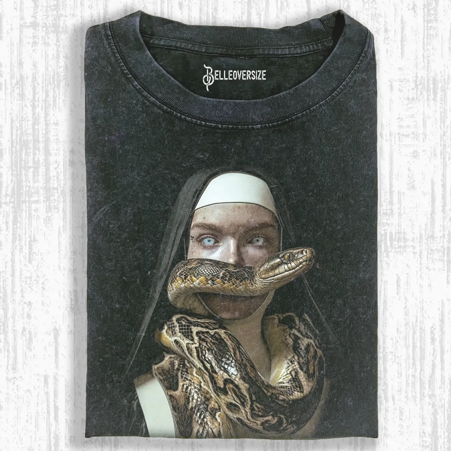 NUNS T-SHIRT