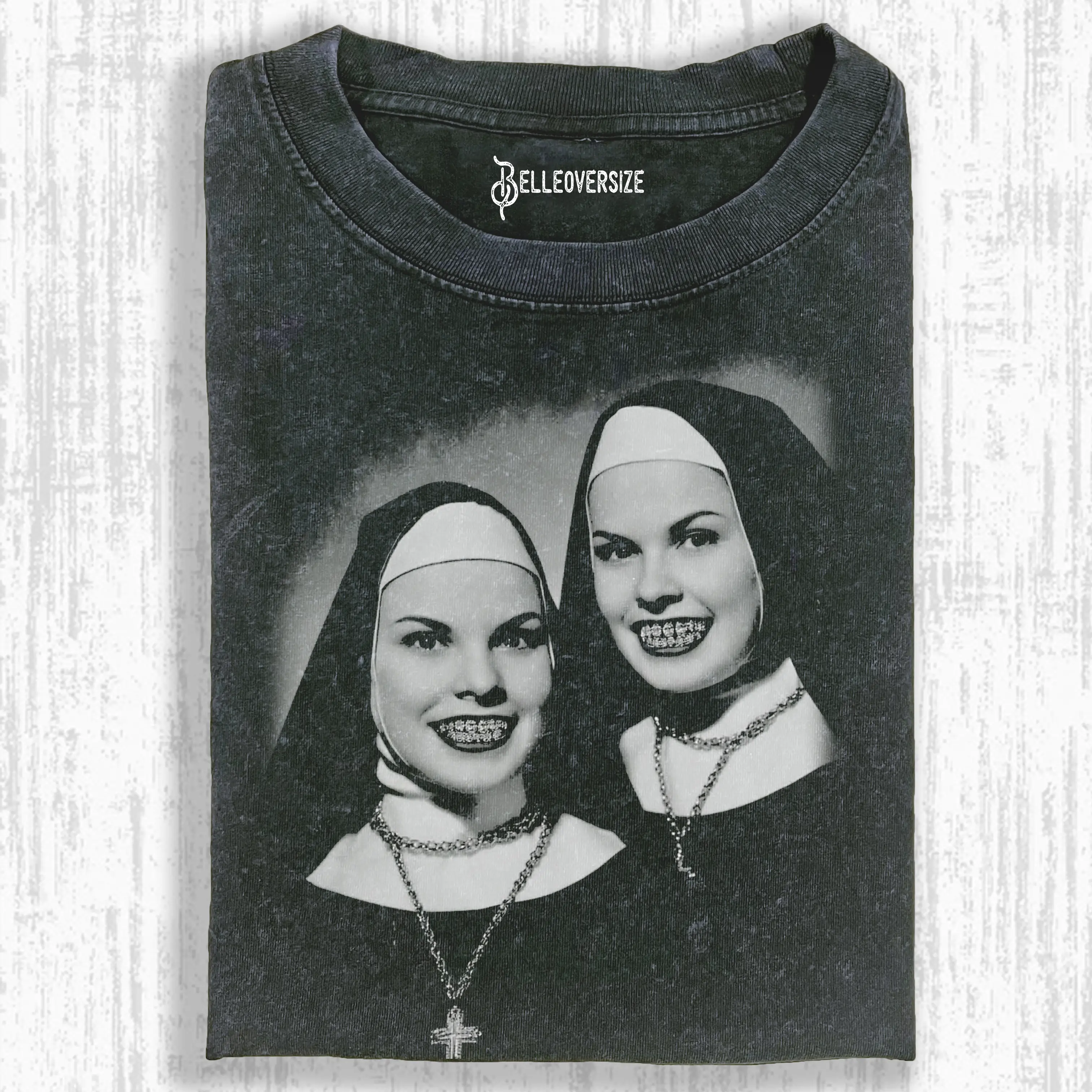 NUNS T-SHIRT