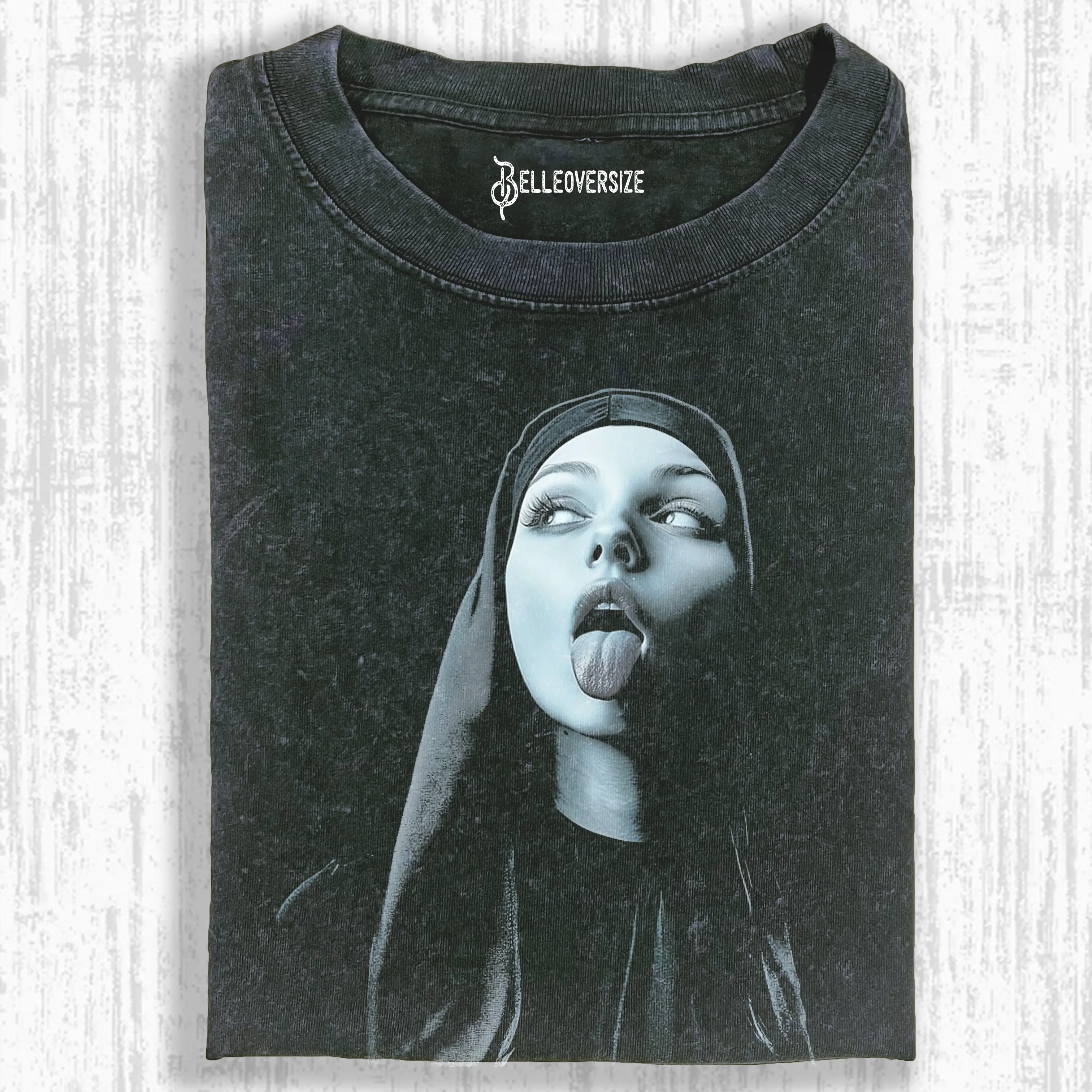 NUNS T-SHIRT