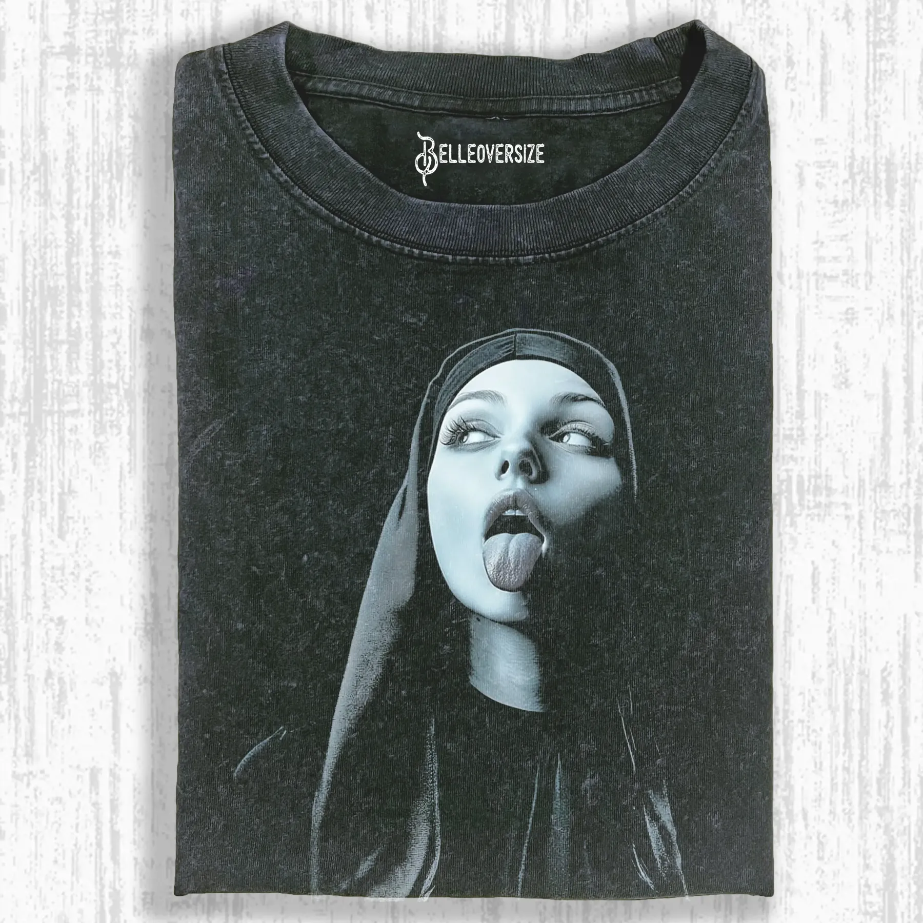 NUNS T-SHIRT