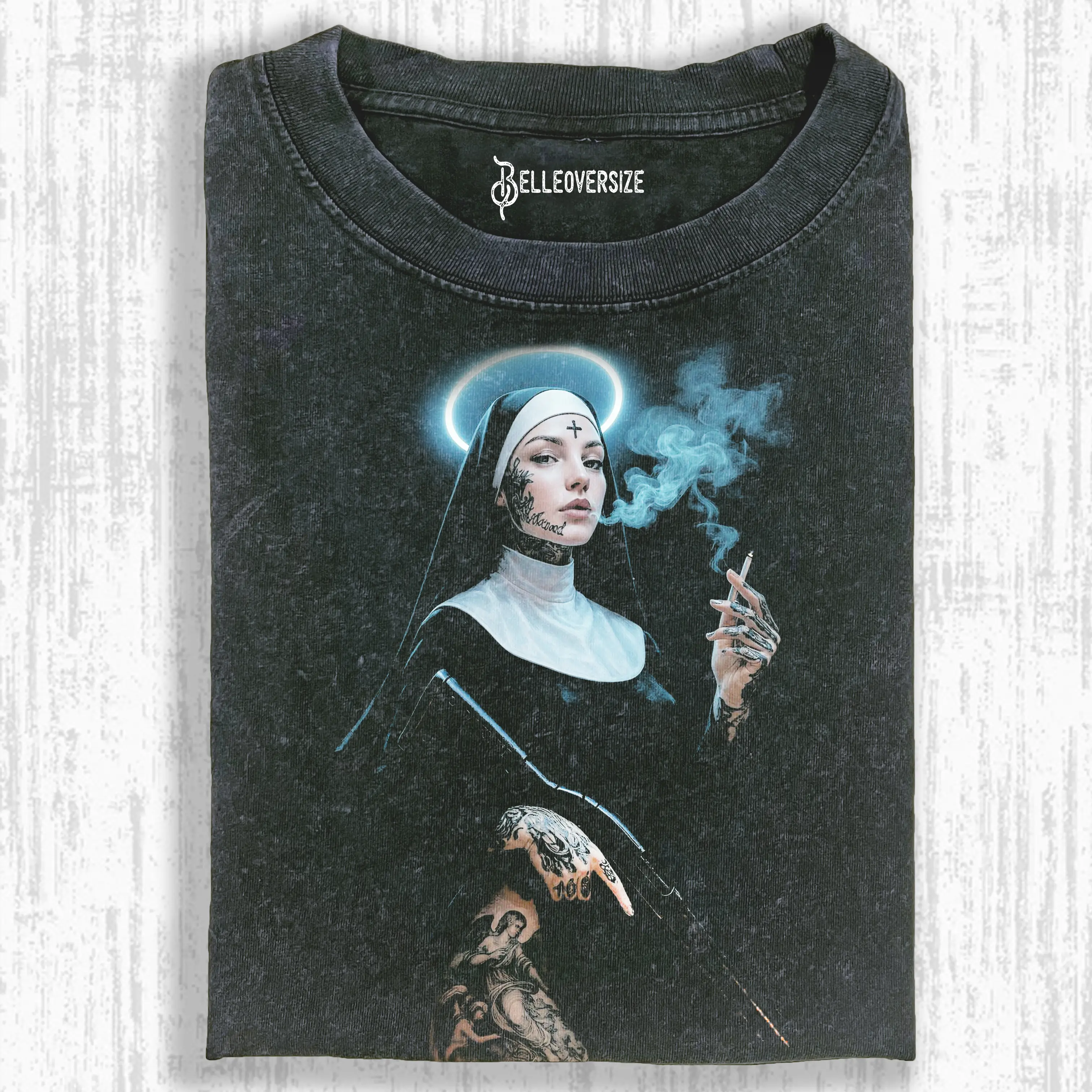 NUNS T-SHIRT