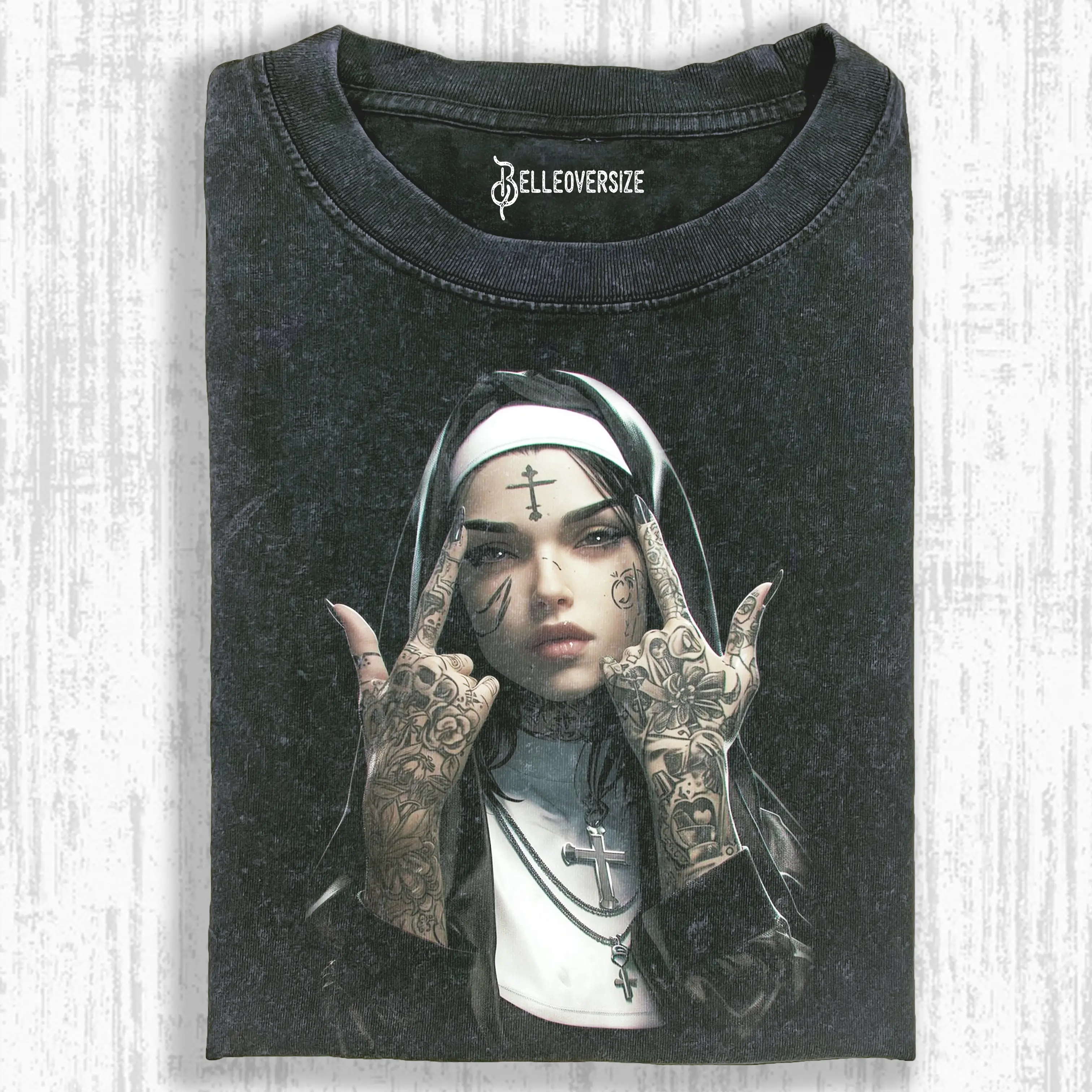 NUNS T-SHIRT 
