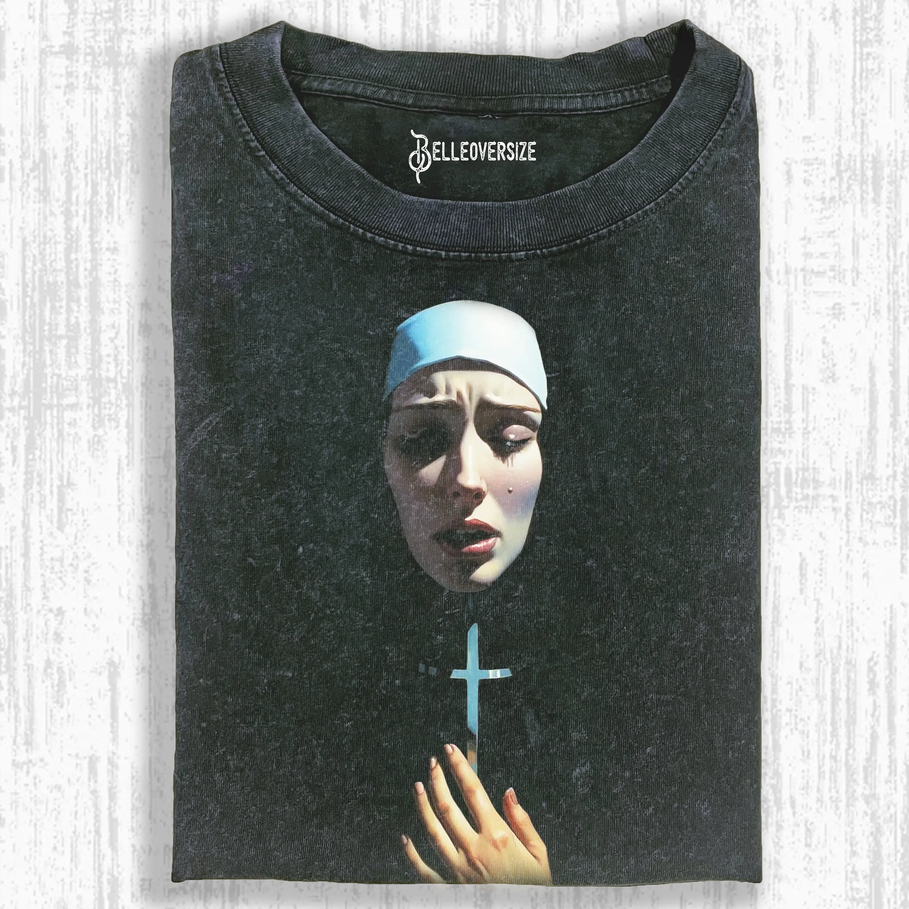 NUNS T-SHIRT