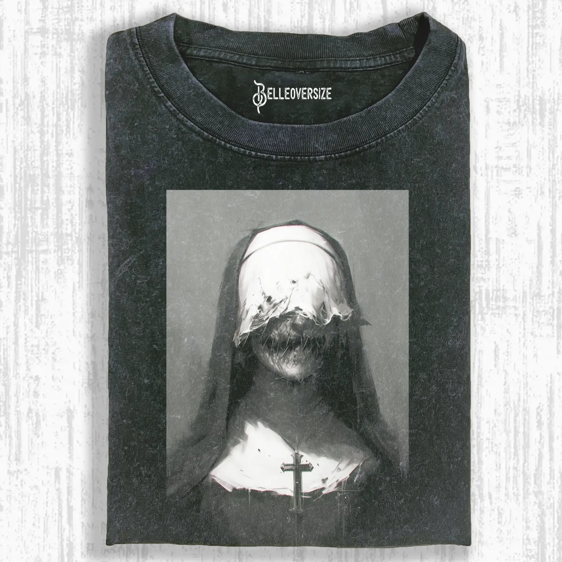 NUNS T-SHIRT
