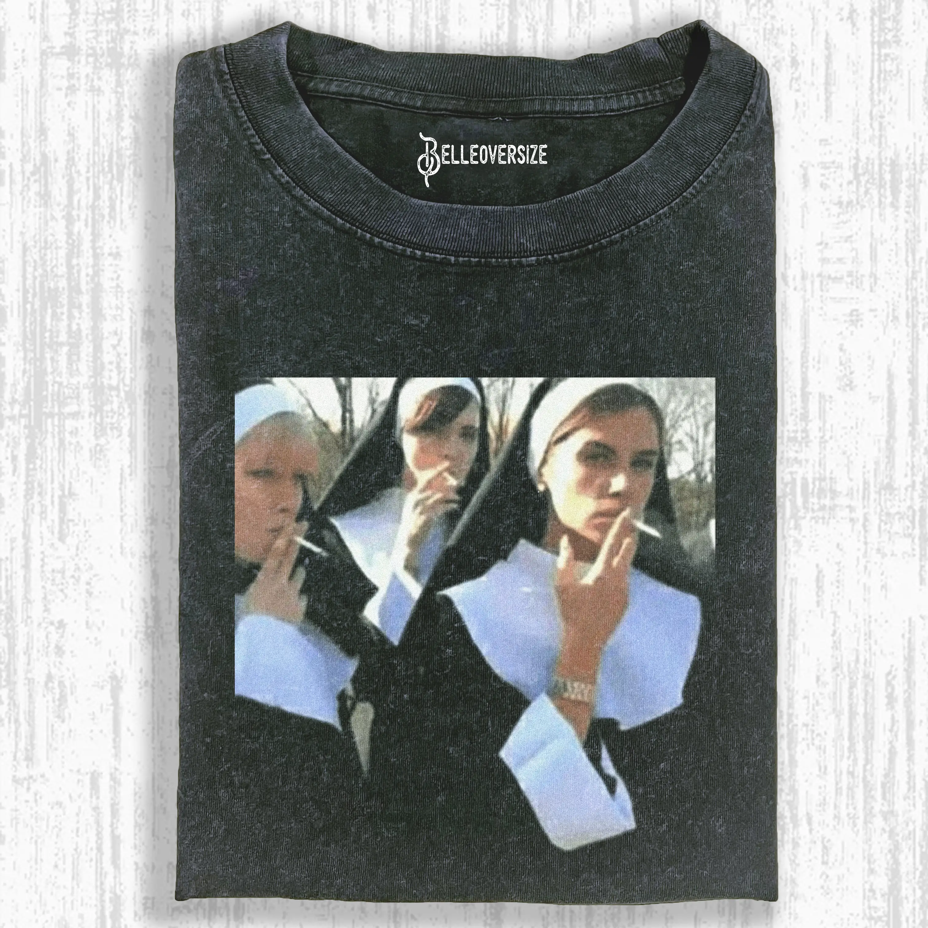 NUNS T-SHIRT