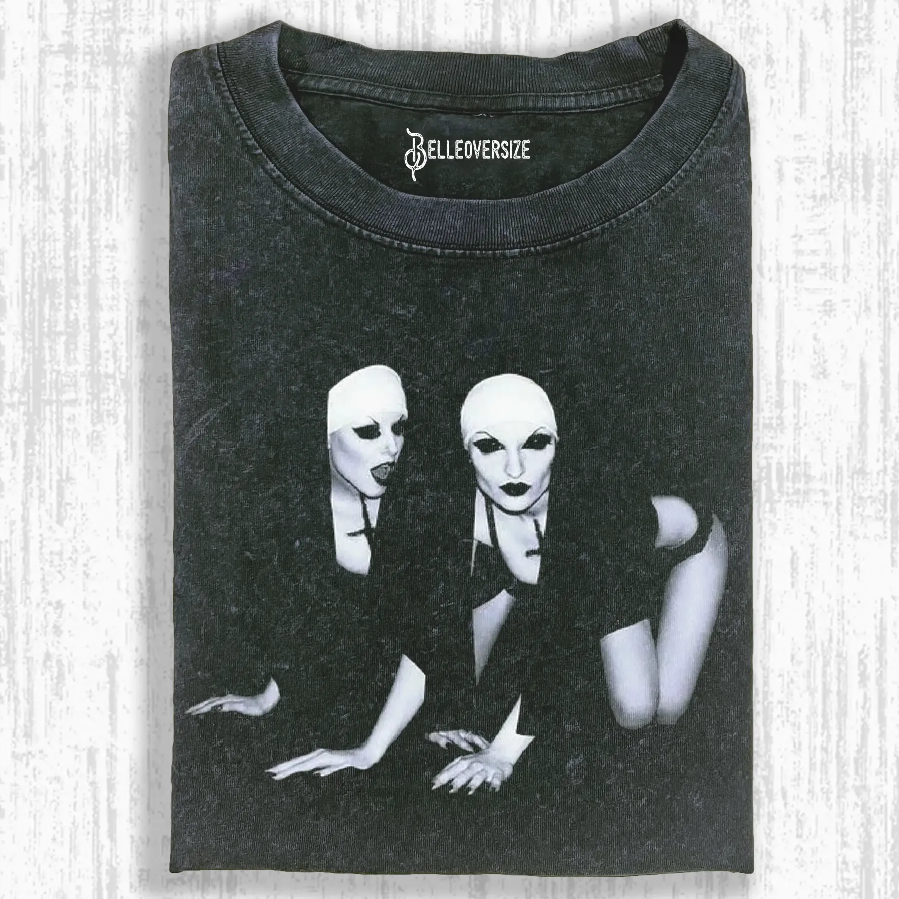 NUNS T-SHIRT