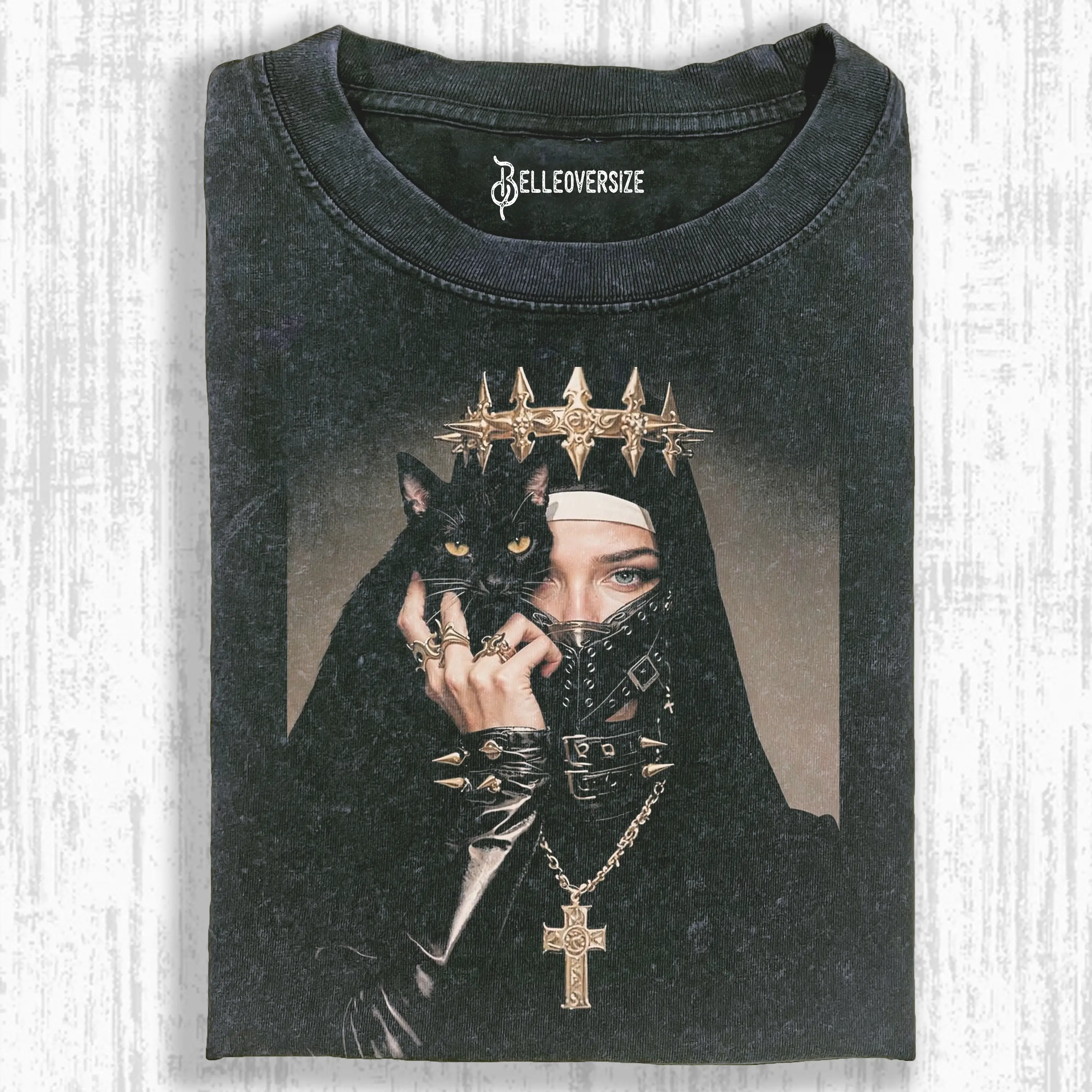 NUNS T-SHIRT