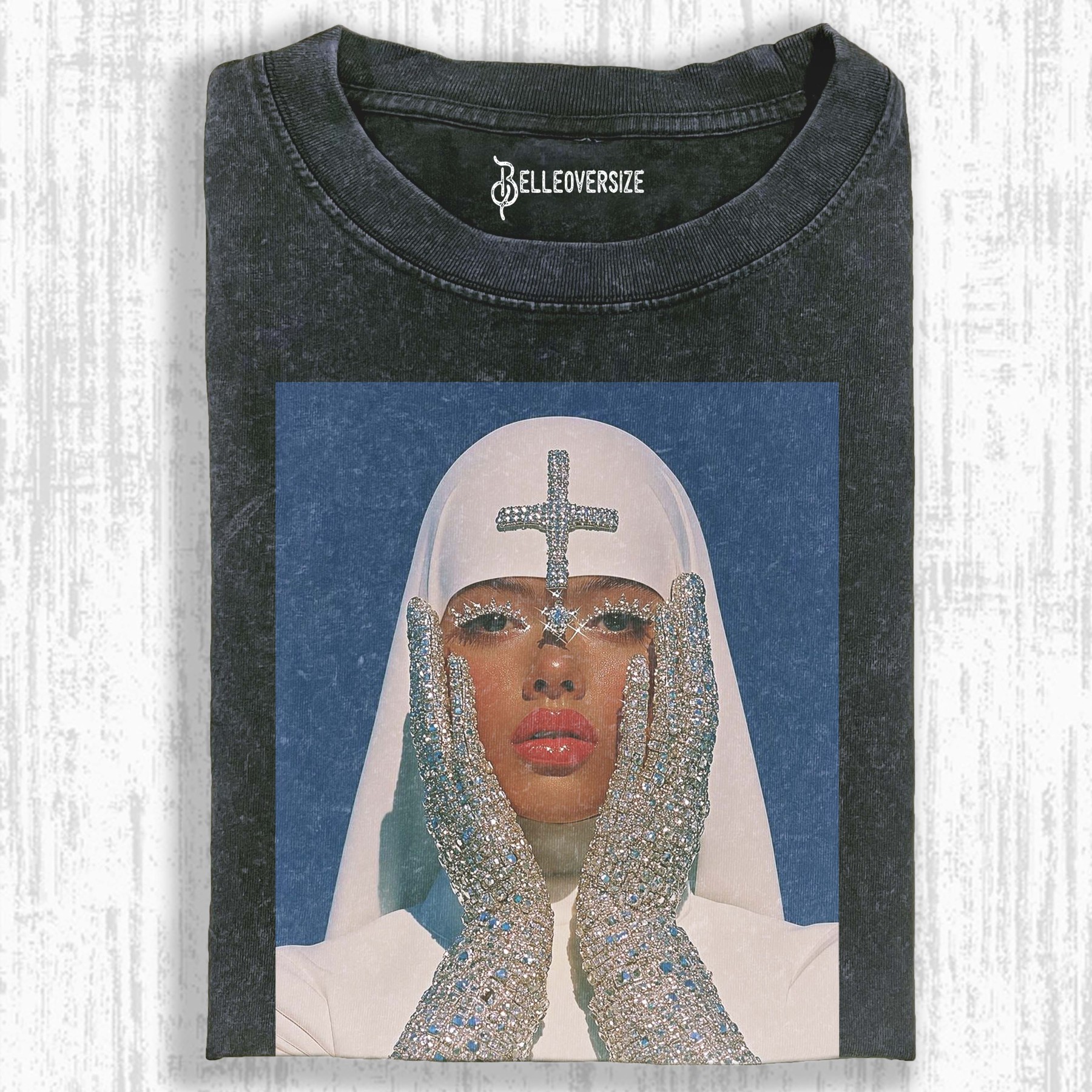 NUNS T-SHIRT