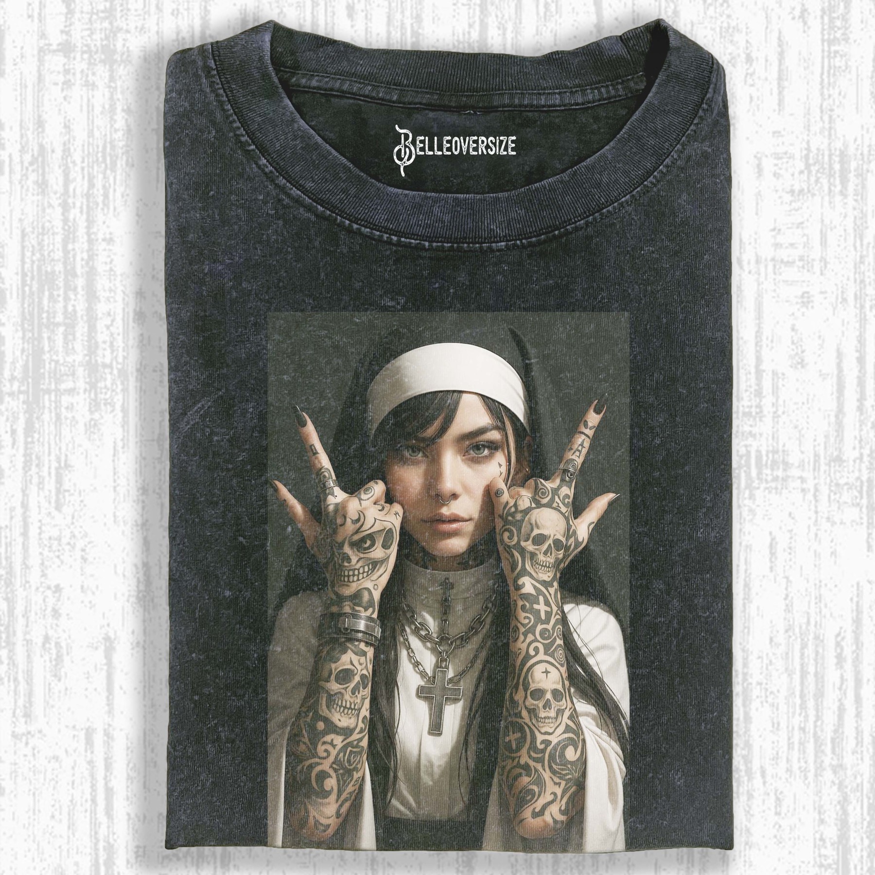 NUNS T-SHIRT