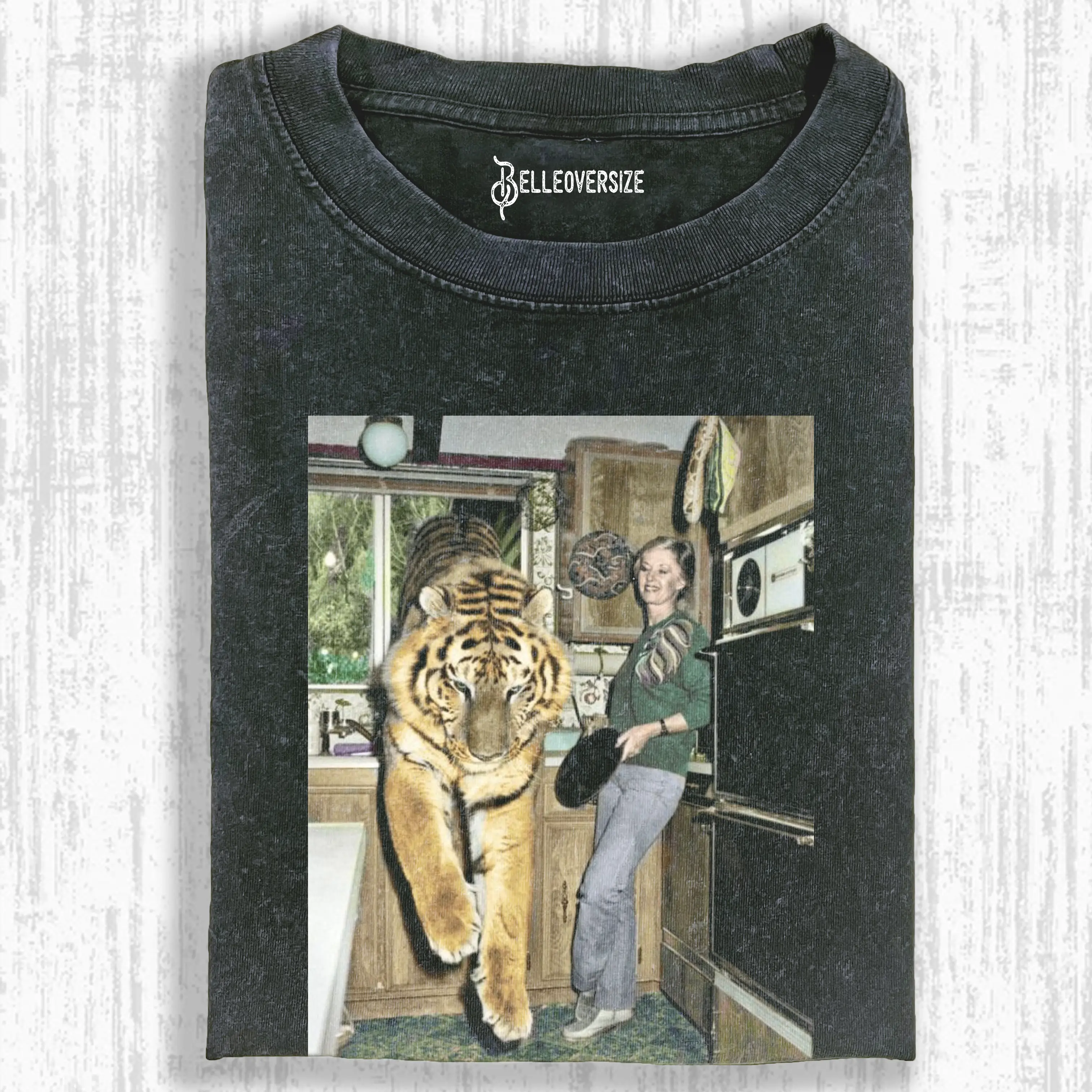 TIPPI HEDREN AND HER PET TIGER T-SHIRT