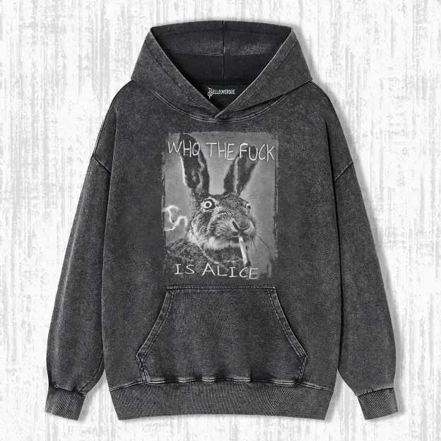 WER ZUM TEUFEL IST ALICE BEKIFFTES KANINCHEN HOODIE