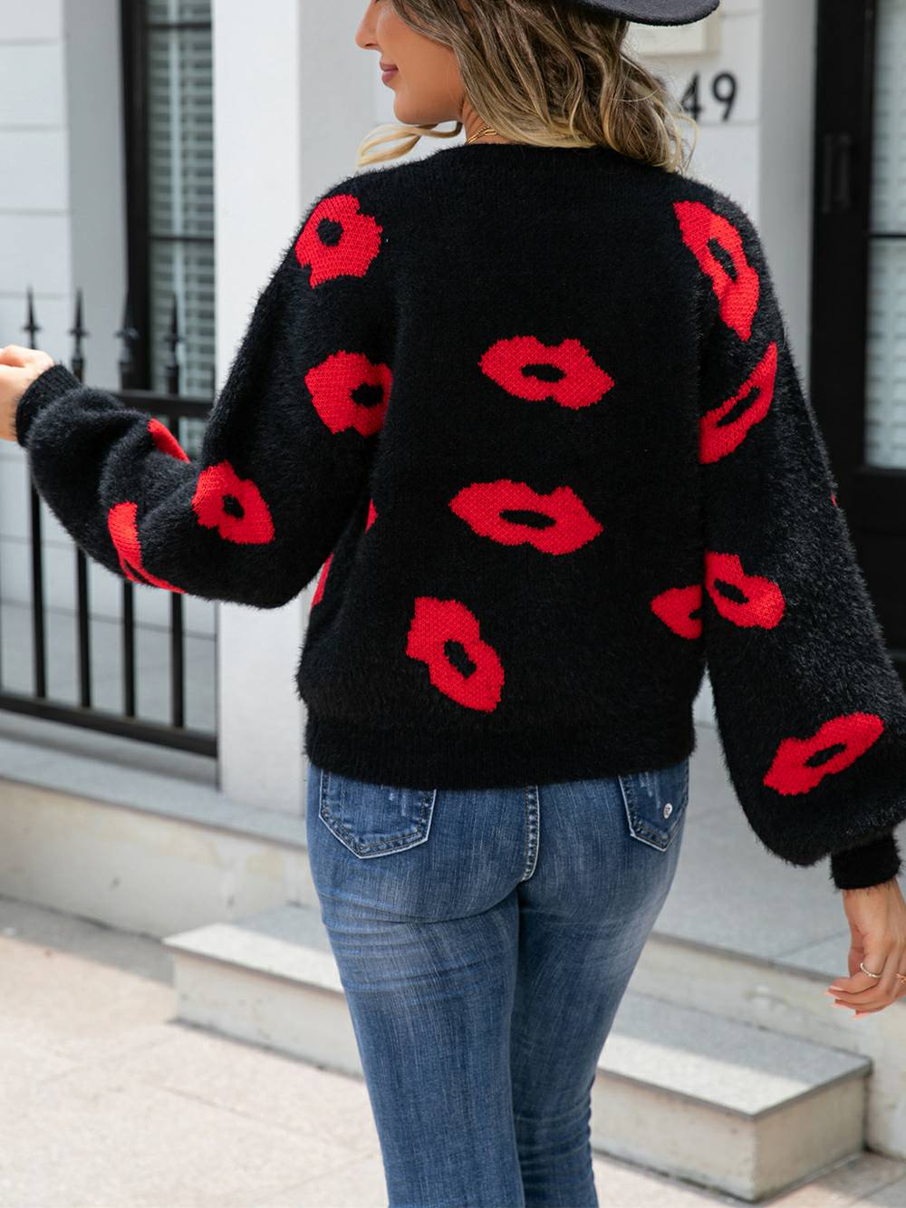 Lips of Love Round Neck Pullover Sweater-CALLISTARI