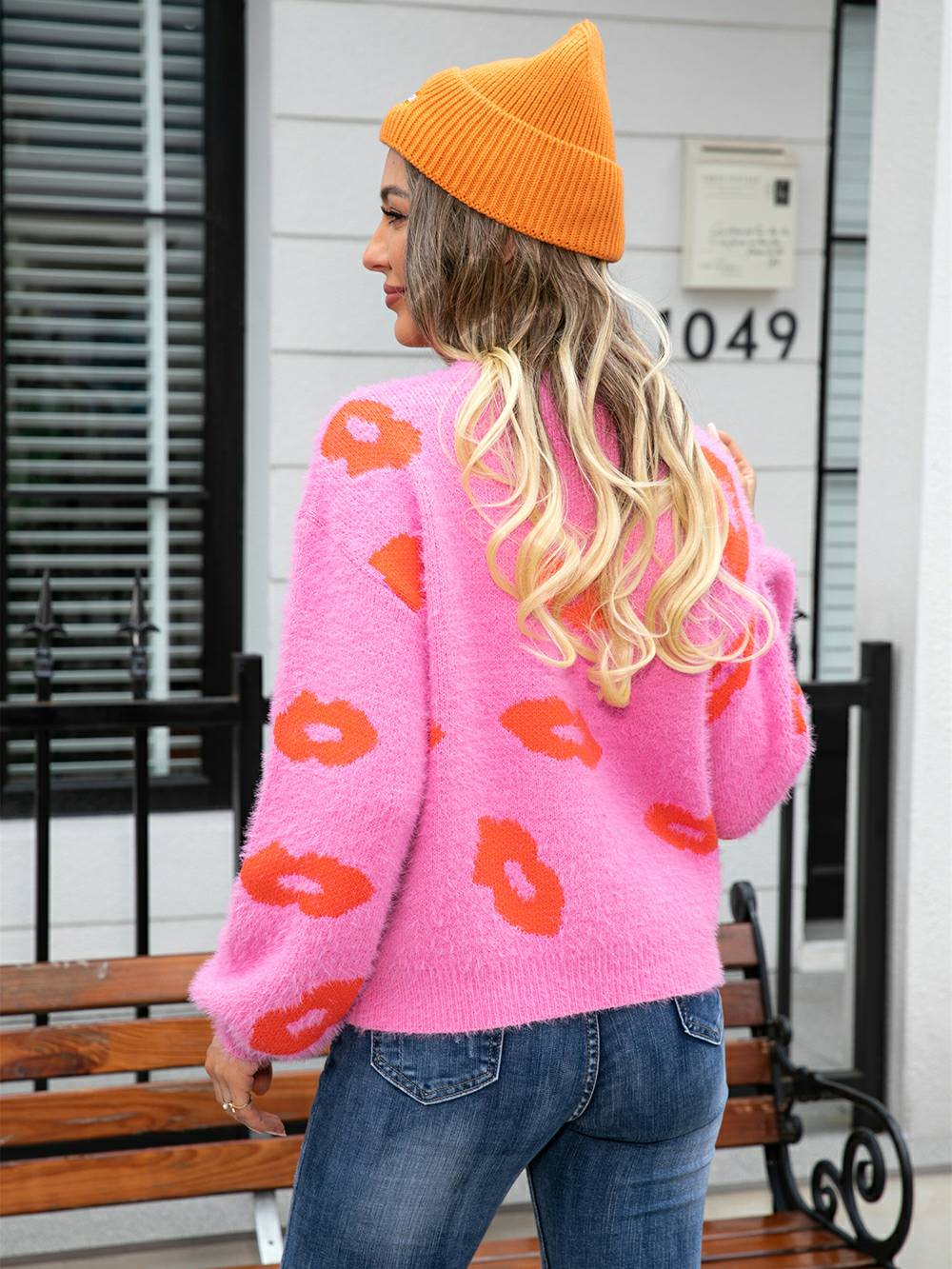 Lips of Love Round Neck Pullover Sweater-CALLISTARI