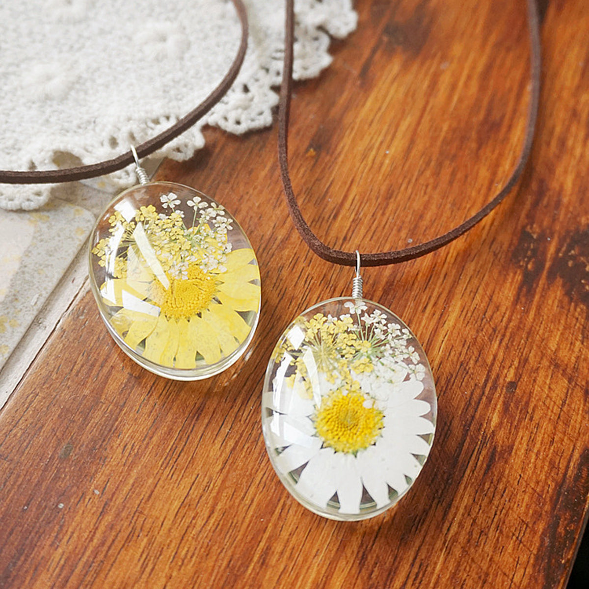 Resin Pressed Flower Necklaces - Double Sided Daisy & Queen Anne's Lace-CALLISTARI