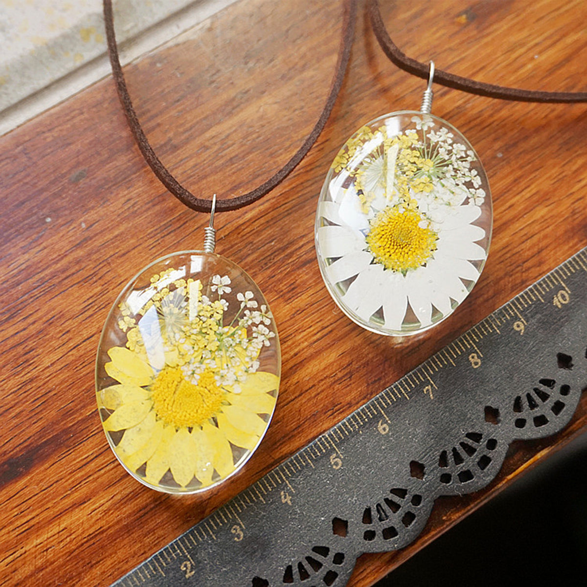Resin Pressed Flower Necklaces - Double Sided Daisy & Queen Anne's Lace-CALLISTARI