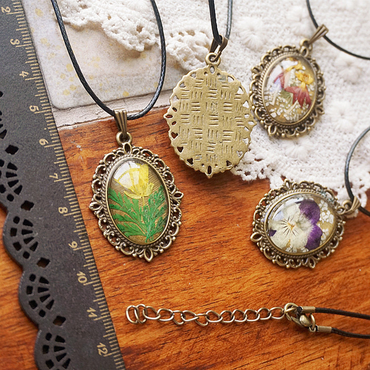 Resin Pressed Flower Necklaces - French Retro Violet & Lobelia Erinus-CALLISTARI