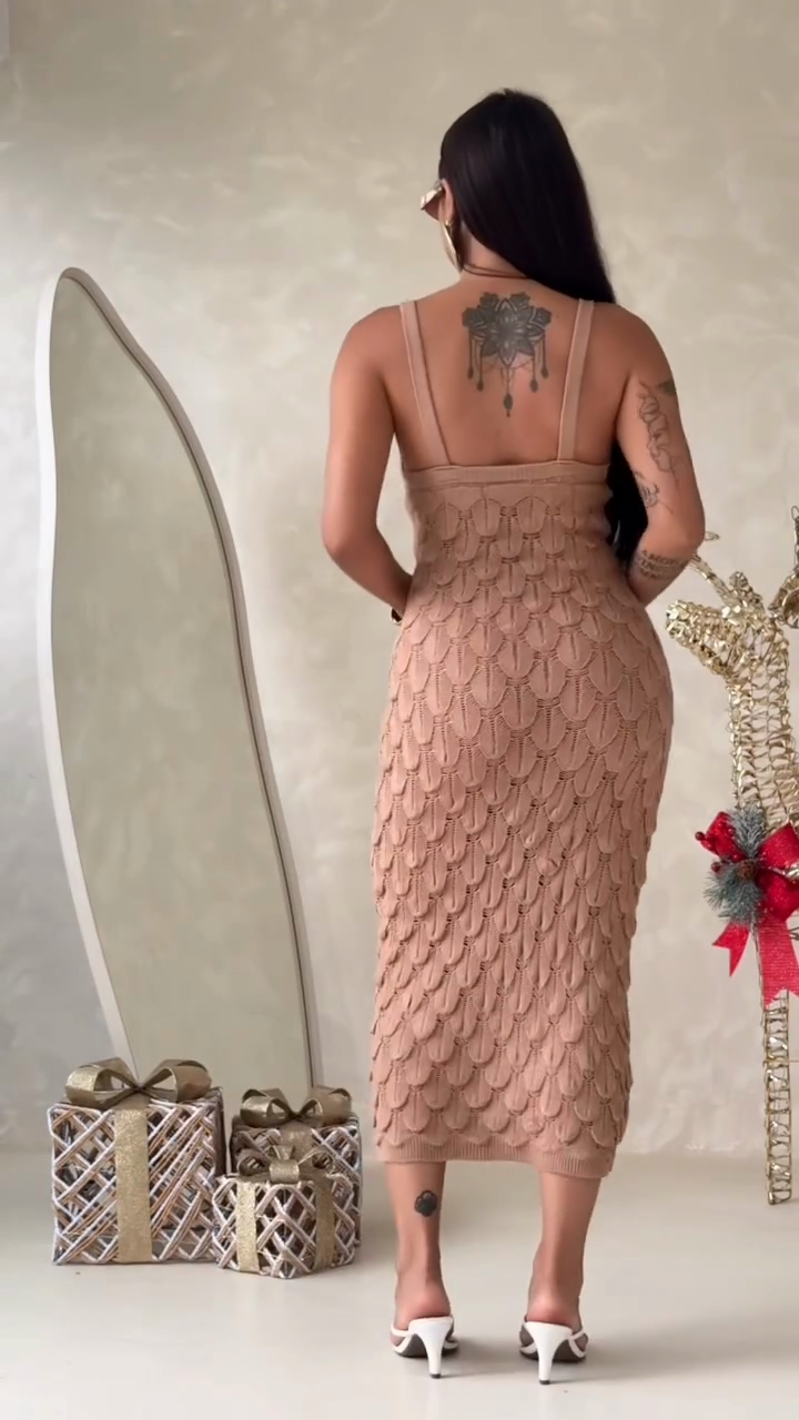 Textured knit backless midi dress