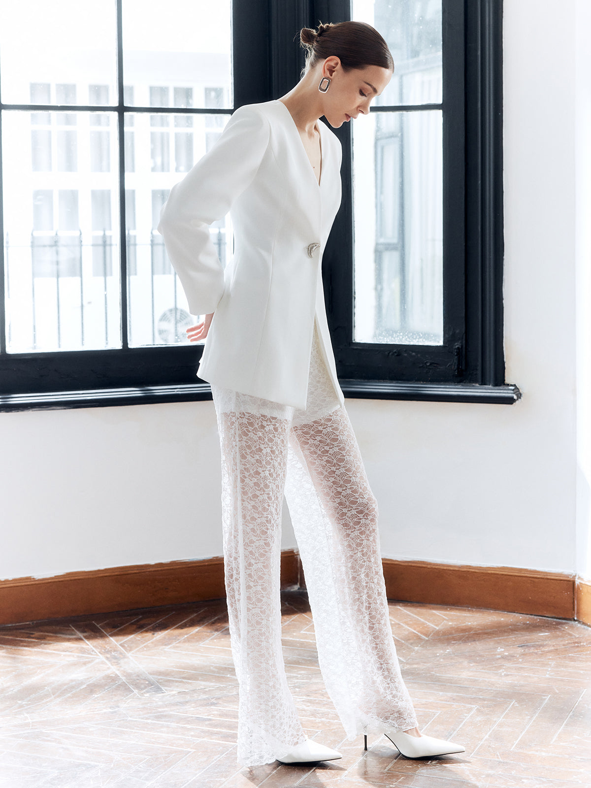 Solid Metal Button V-Neck Blazer-CALLISTARI