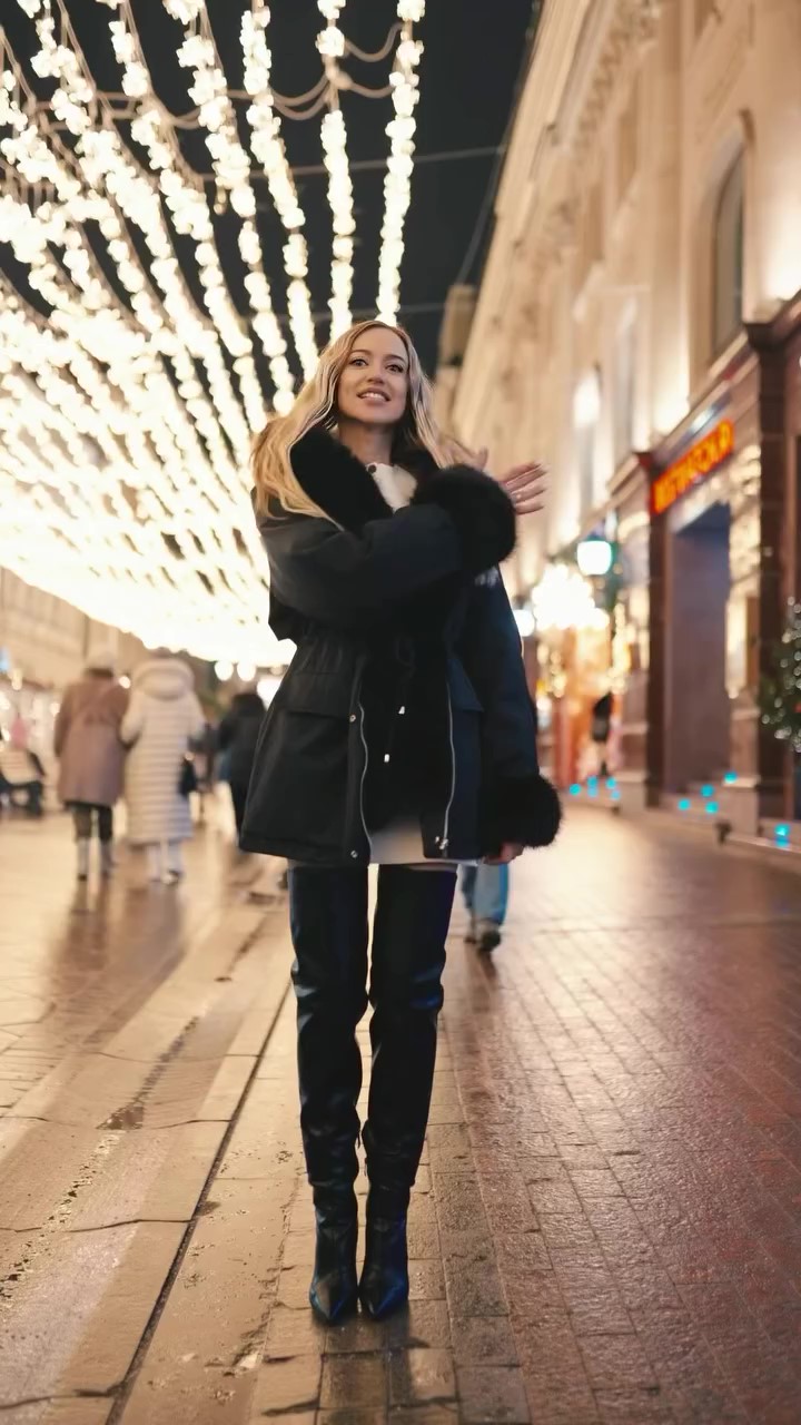Hooded sleeve fur parka