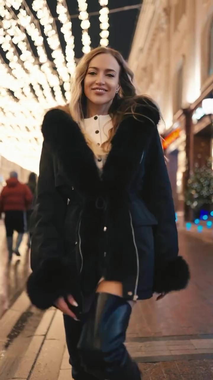 Hooded sleeve fur parka