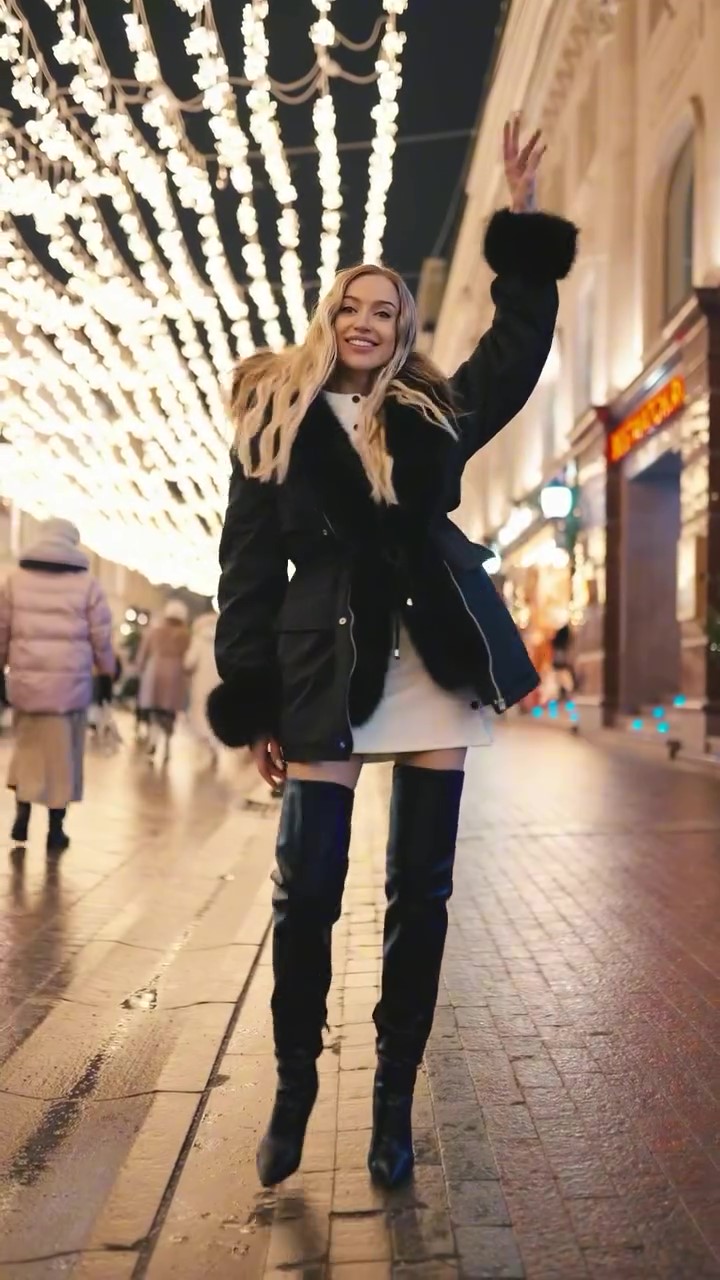 Hooded sleeve fur parka