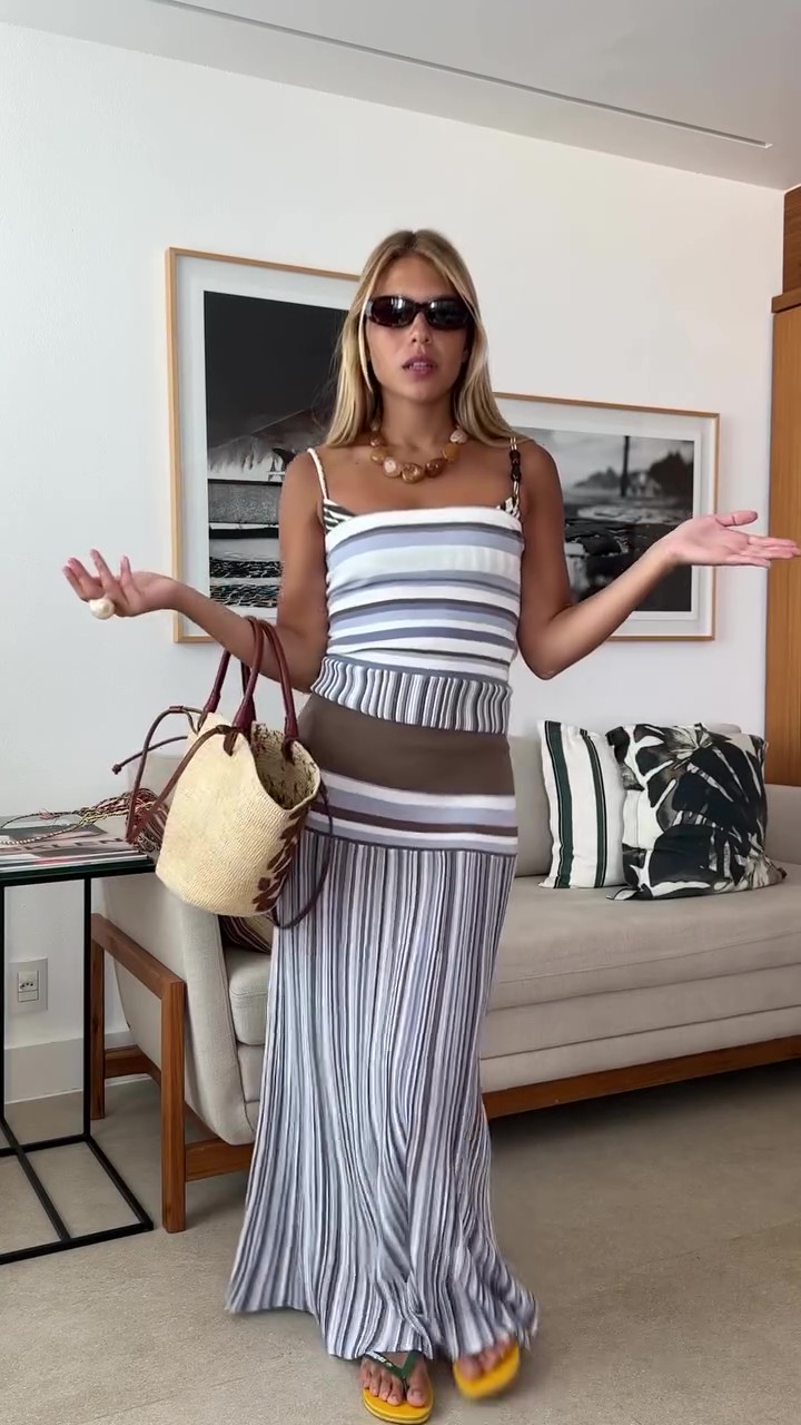 Chic Stretch Fitted Fishtail Skirt Set