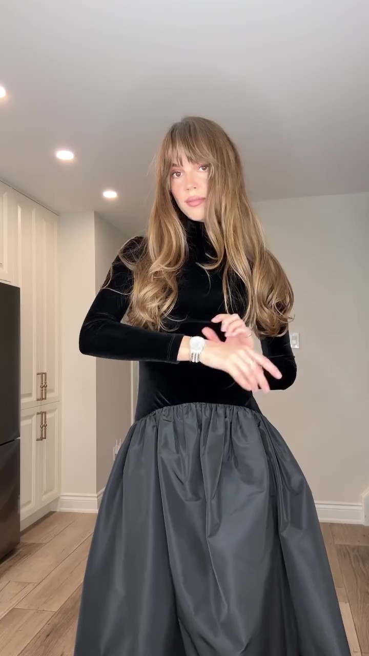 Chic Velvet Dress for New Year's Party