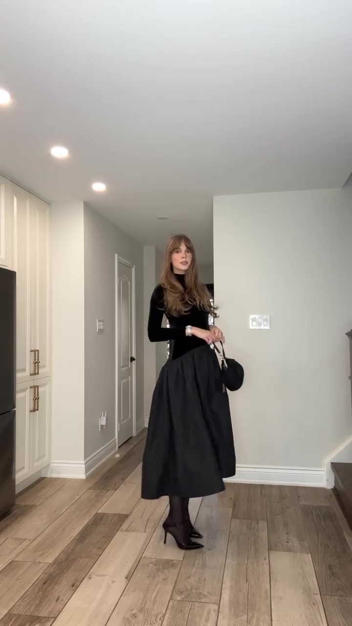 Chic Velvet Dress for New Year's Party