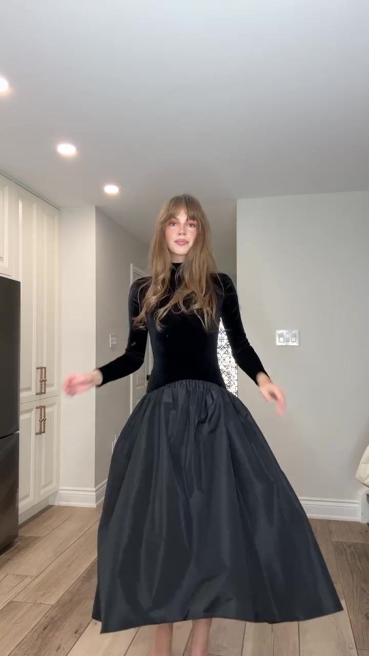 Chic Velvet Dress for New Year's Party