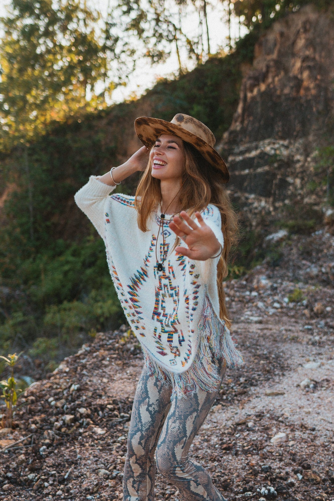 Avery Knitted Poncho-CALLISTARI