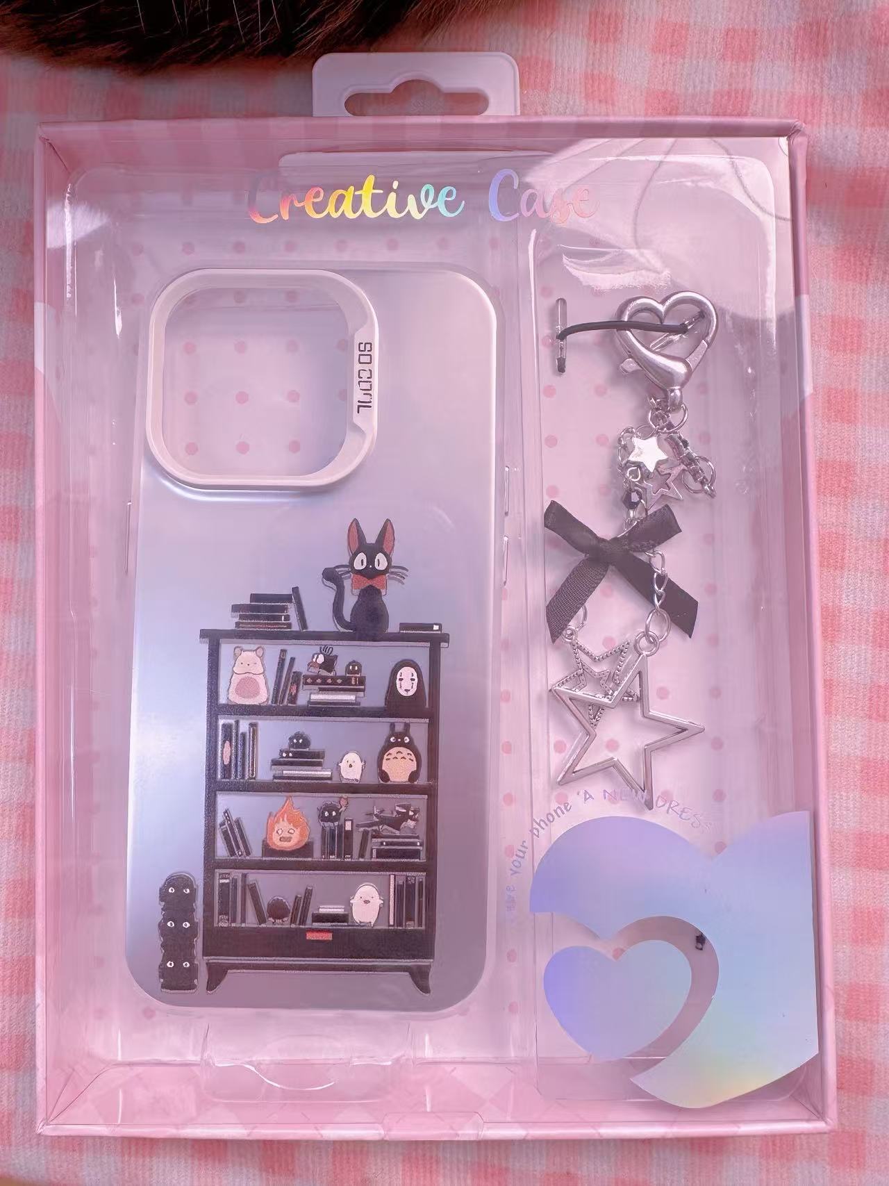 Game 3: phone case and chain