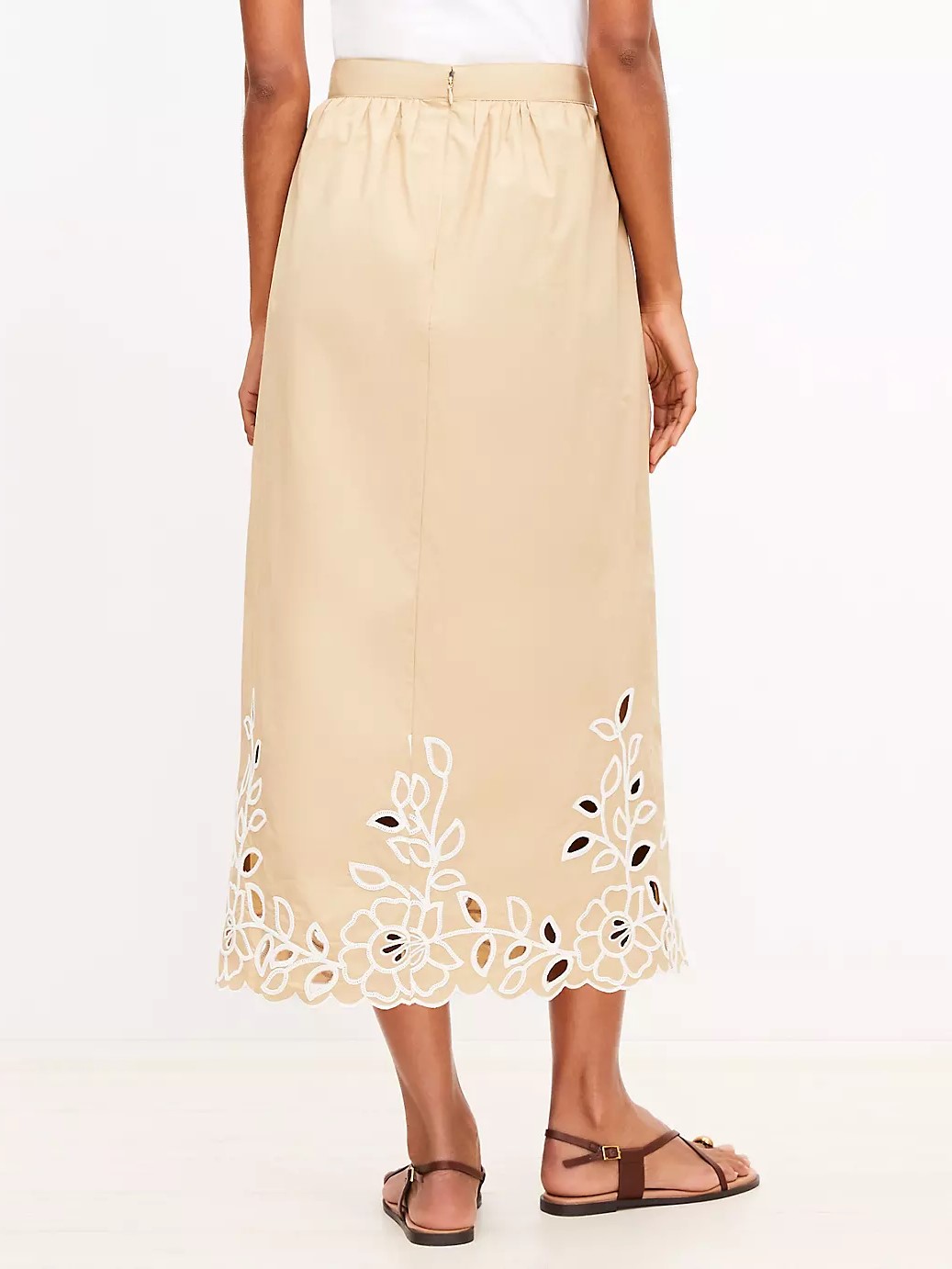  Elegant Floral Sleeveless Top & Midi Skirt Two-Piece Set