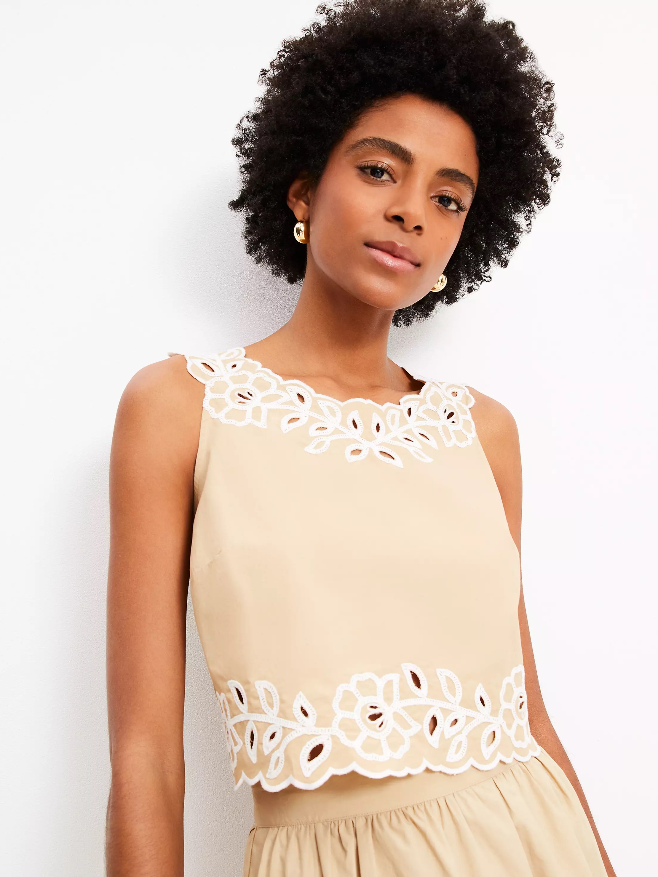  Elegant Floral Sleeveless Top & Midi Skirt Two-Piece Set