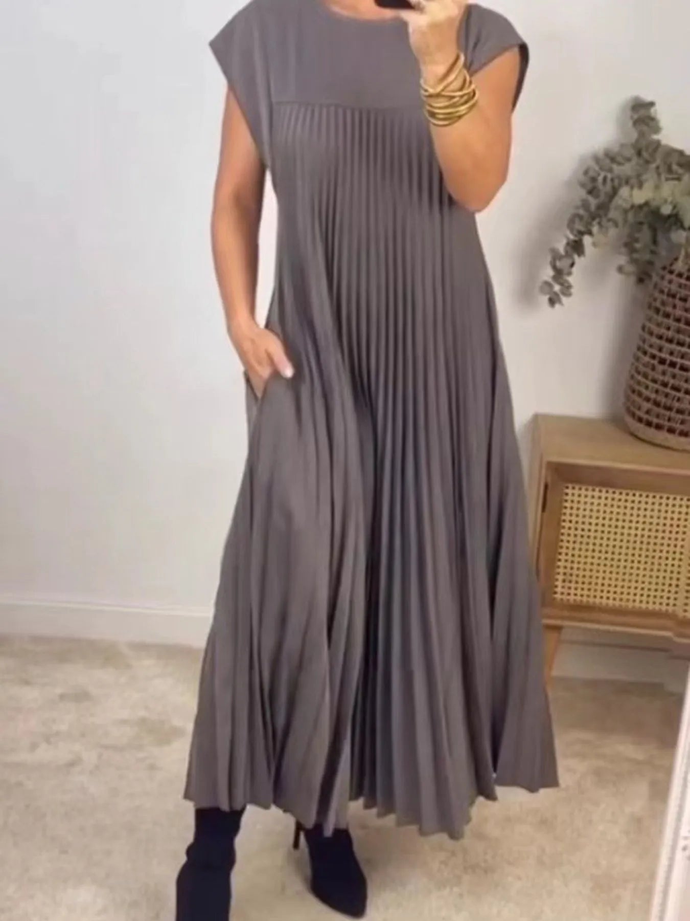 Effortless Chic Flowy Pleated Maxi Dress (Buy 2 Free Shipping)