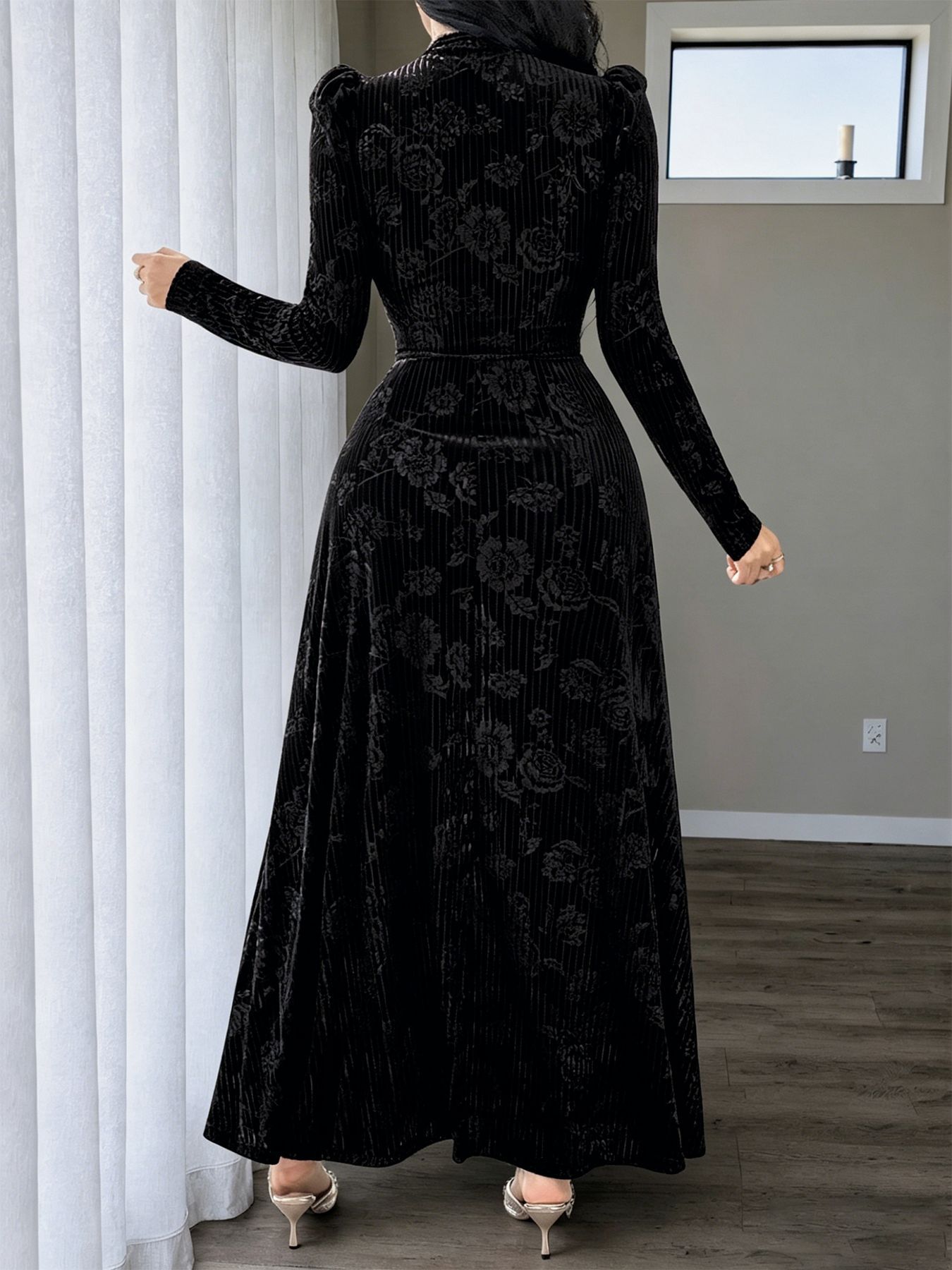 Elegant V-Neck Floral Velvet-Look Ruched Waist Maxi Dress