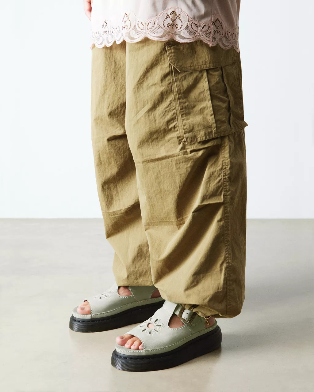 DR MthtartenS Sandales Dunnet Flower en cuir Buttersoft