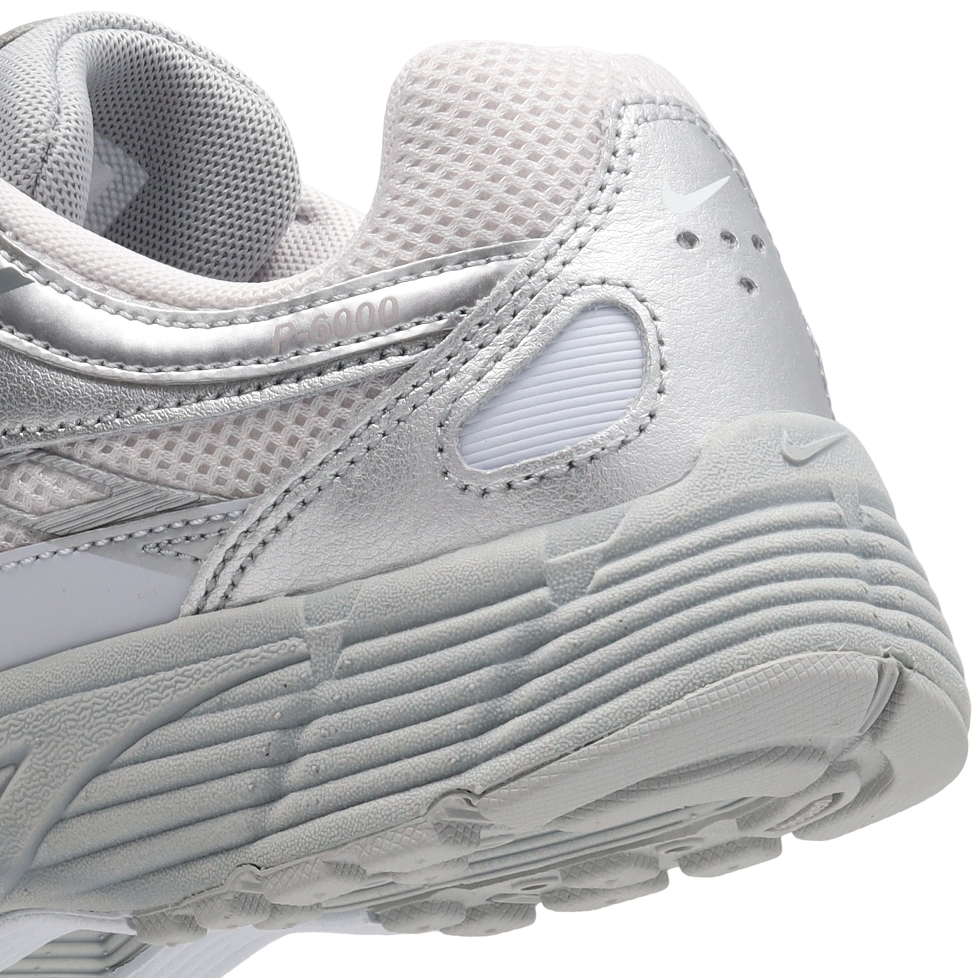 Nike P-6000 - Primaire-College Chaussures – Vast Grey-Lt Smoke Grey-Football Grey